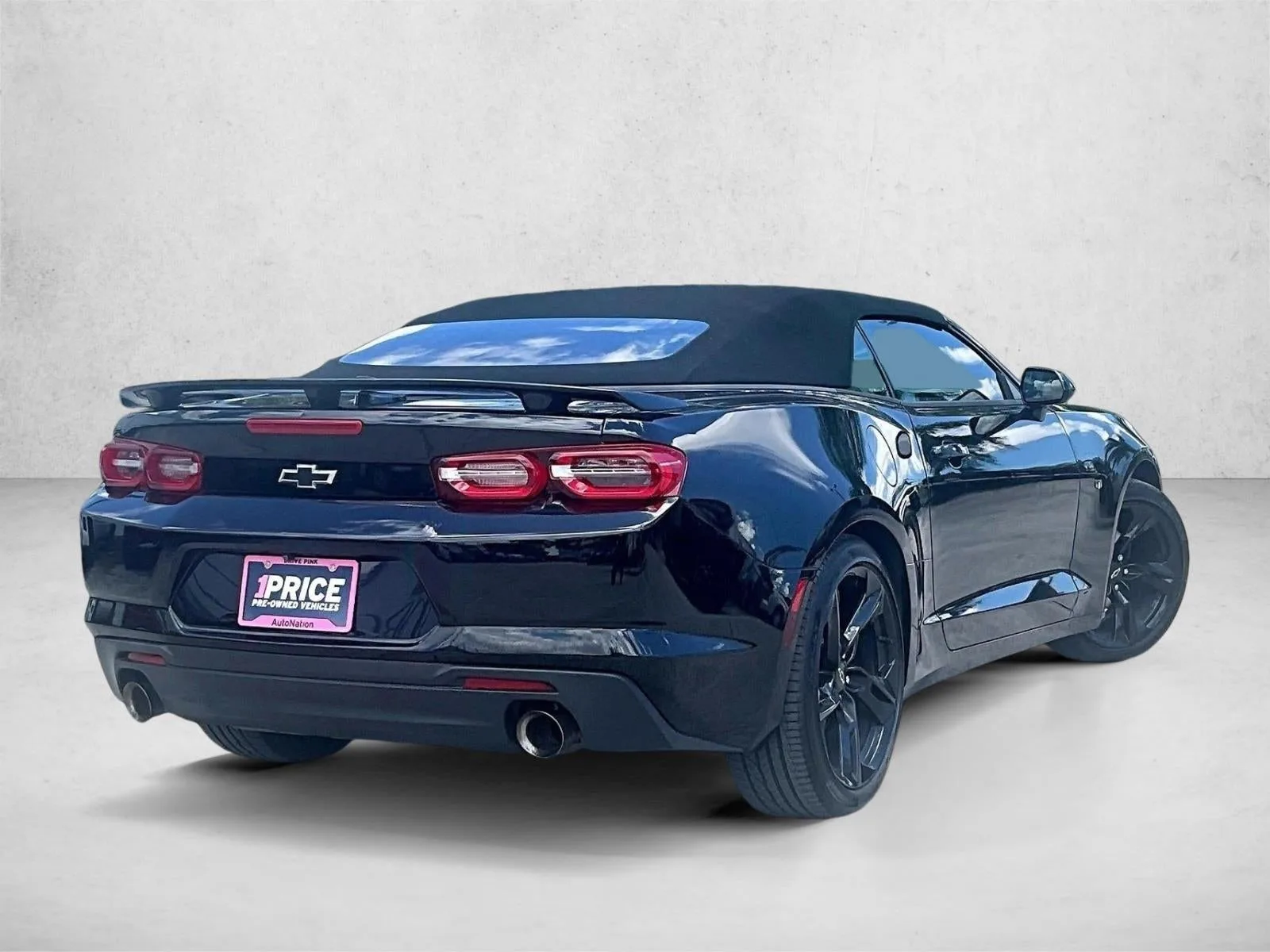 2023 Chevrolet Camaro 2LT photo 2