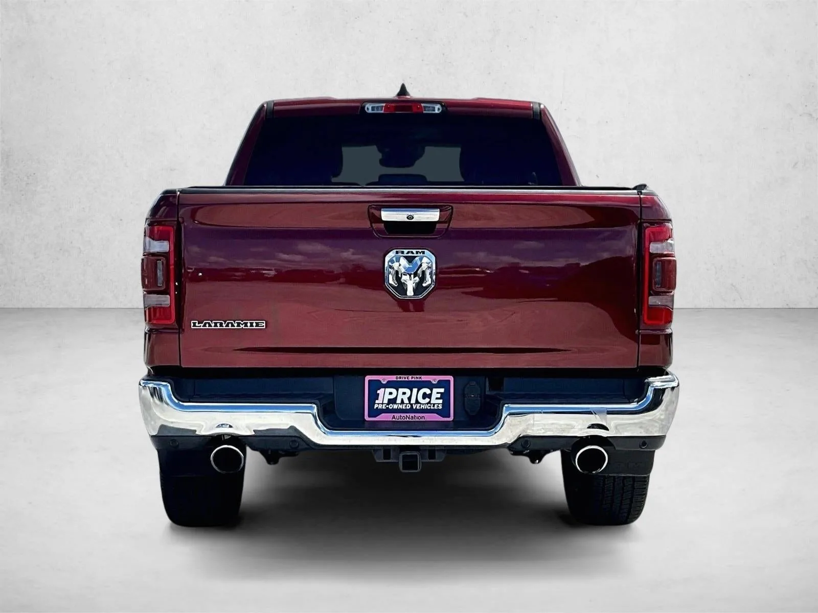 2019 RAM 1500 Laramie Crew Cab 4x2 5'7" Box photo 4