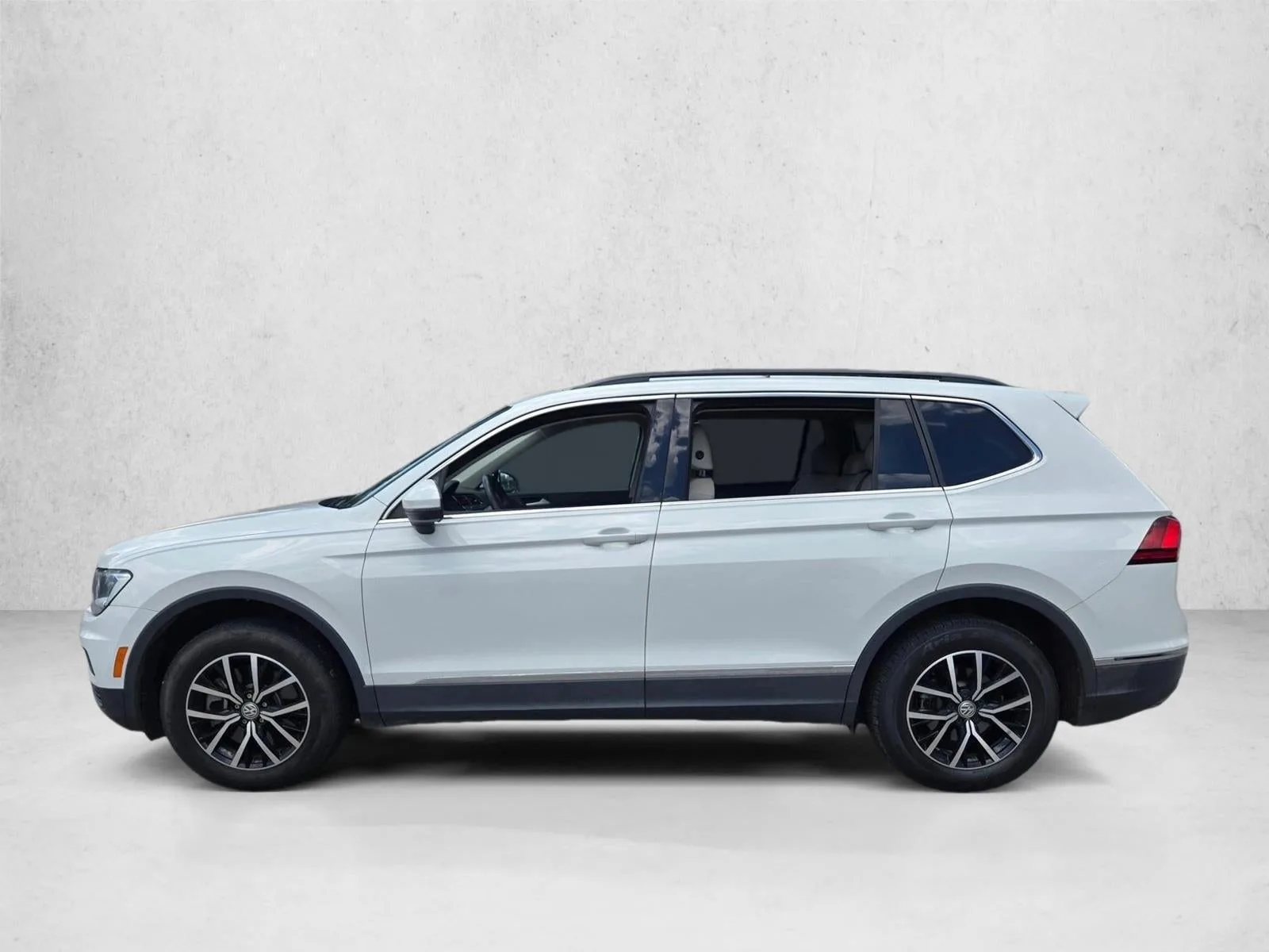 2021 Volkswagen Tiguan 2.0T SE FWD photo 7