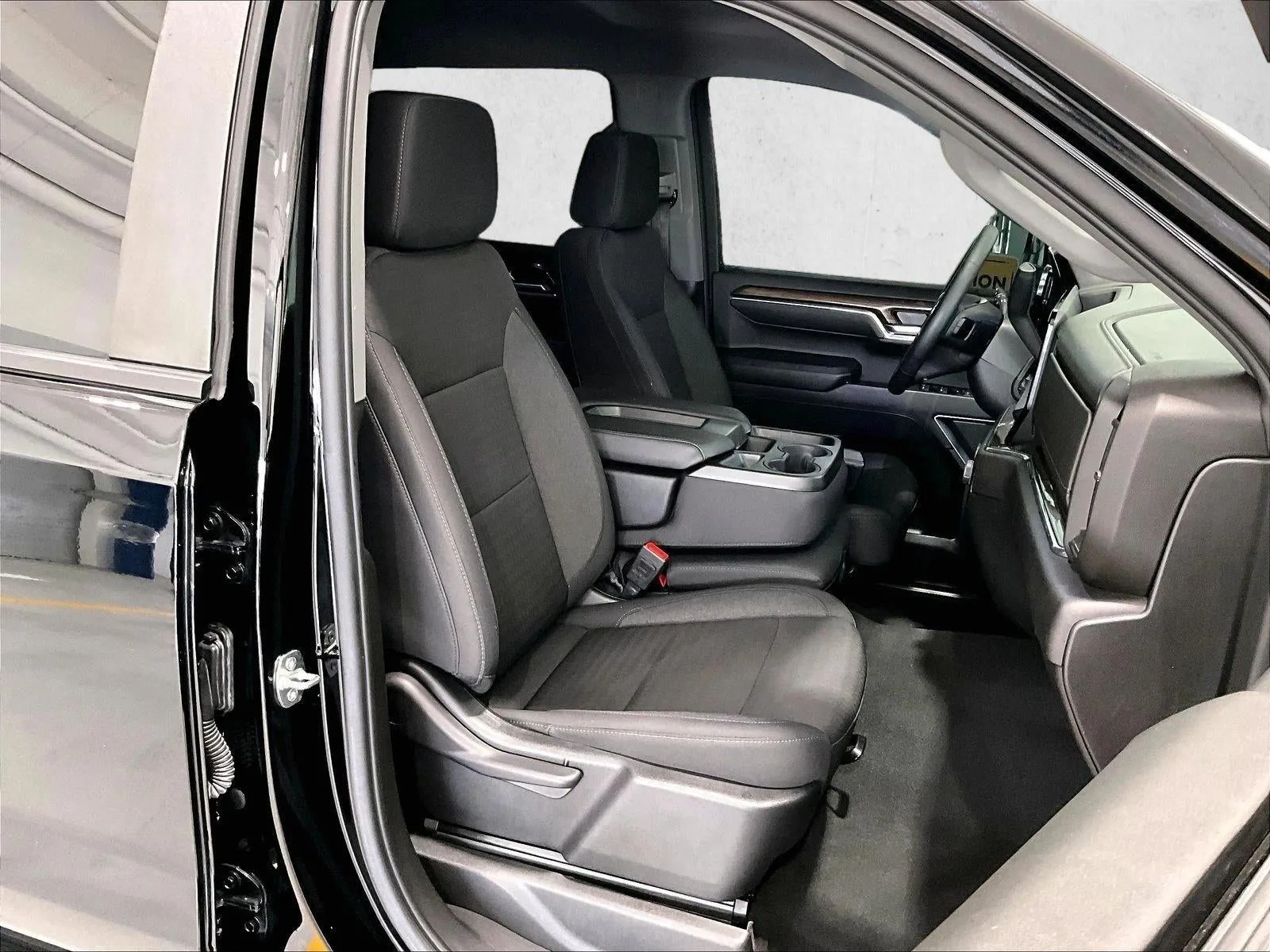 2023 Chevrolet Silverado 1500 LT photo 9