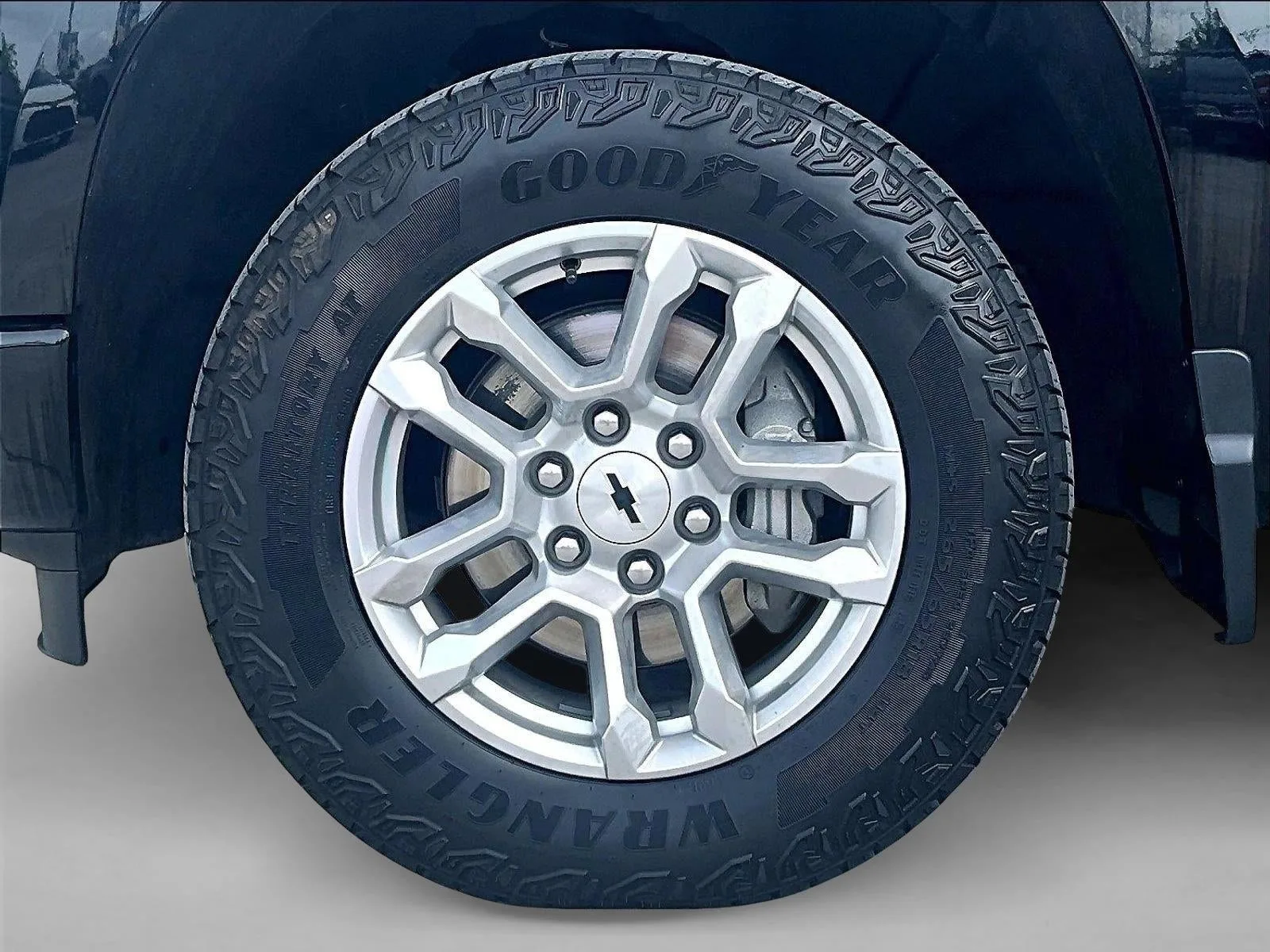 2023 Chevrolet Silverado 1500 RST photo 10