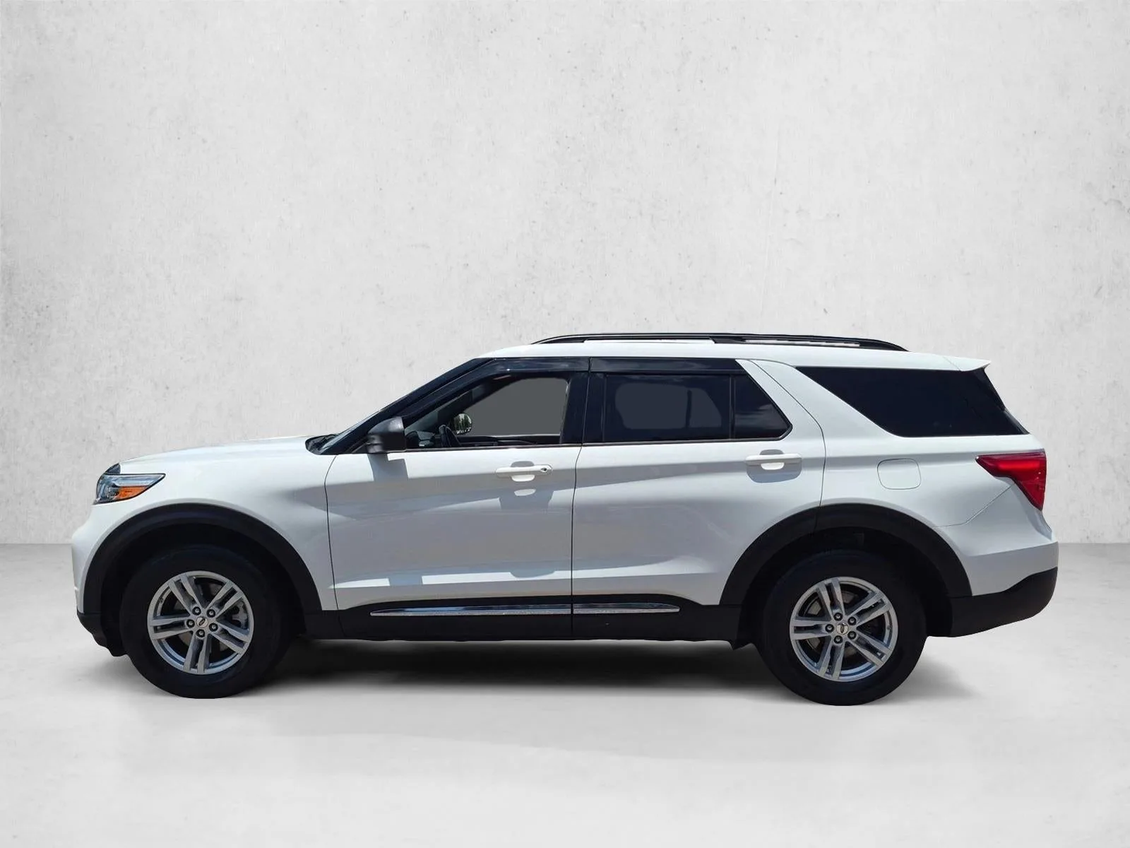2020 Ford Explorer XLT 4WD photo 8