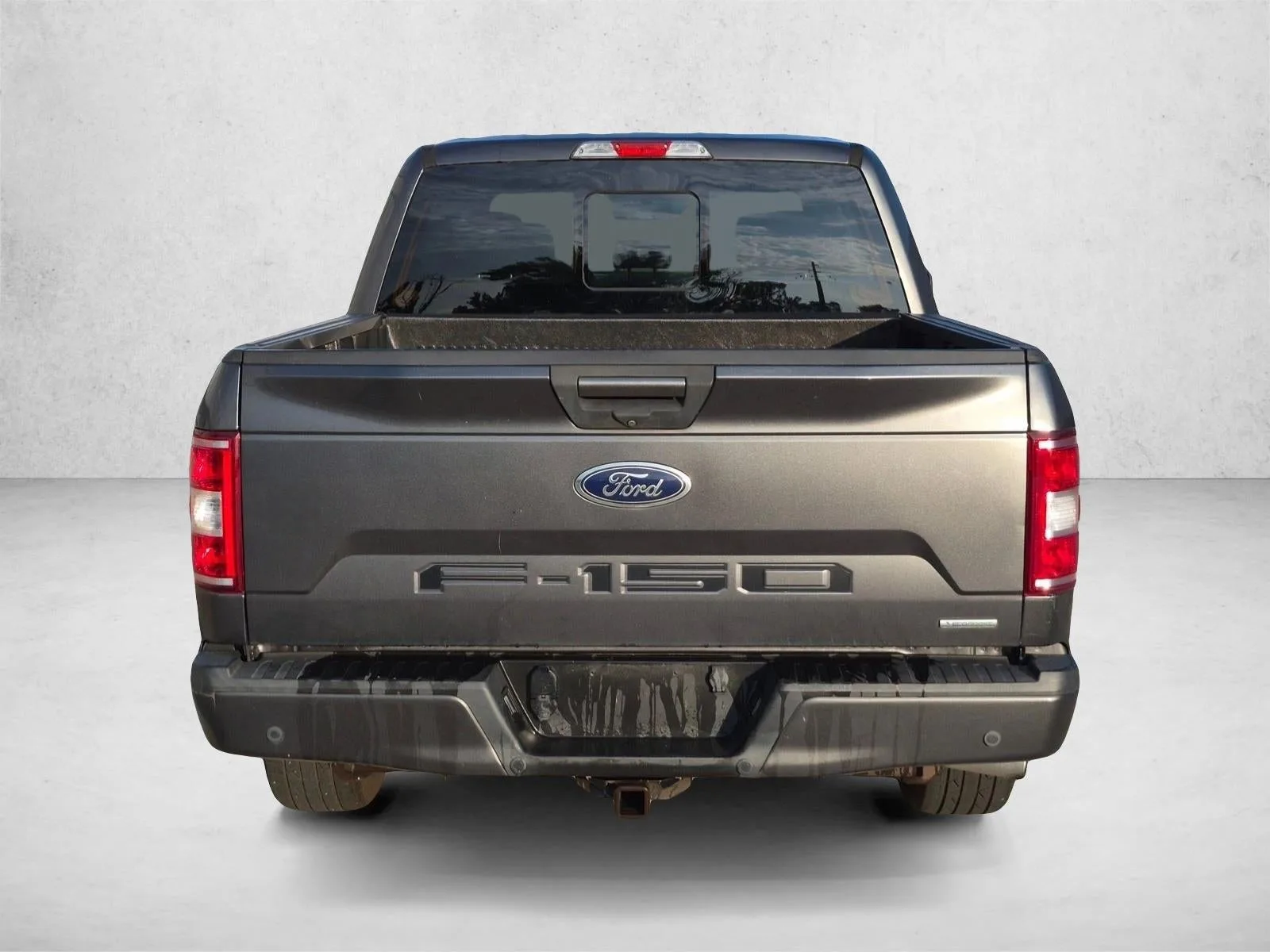 2018 Ford F-150 XLT 2WD SuperCrew 5.5' Box photo 6
