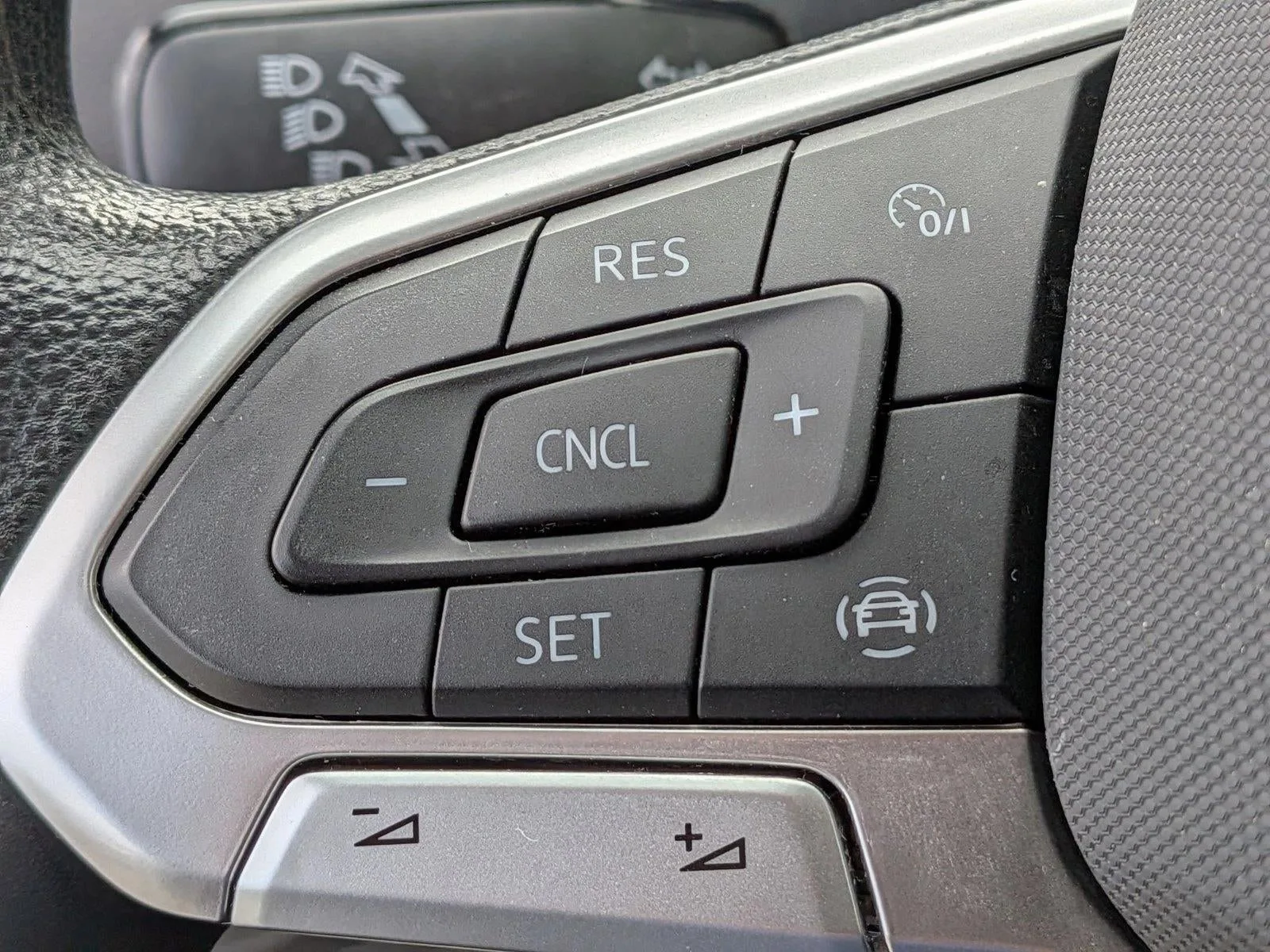 2022 Volkswagen Tiguan 2.0T S FWD photo 7