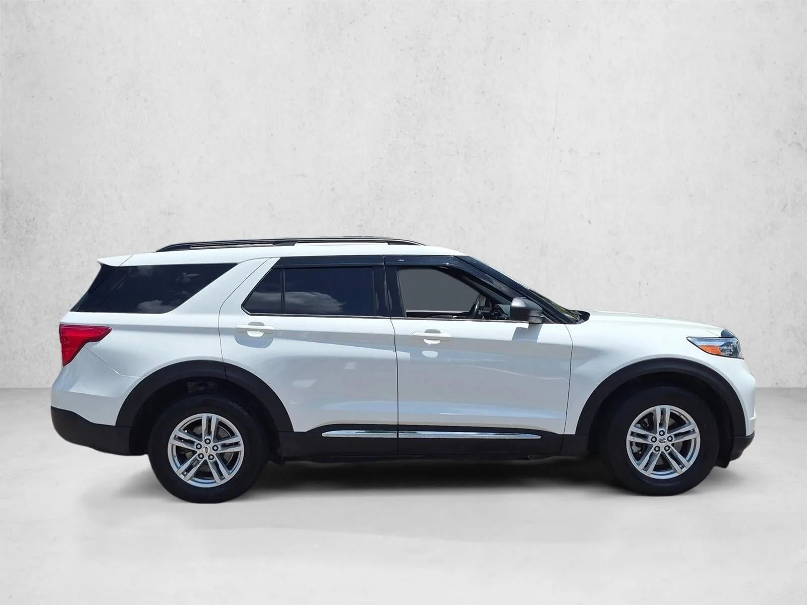 2020 Ford Explorer XLT 4WD photo 4