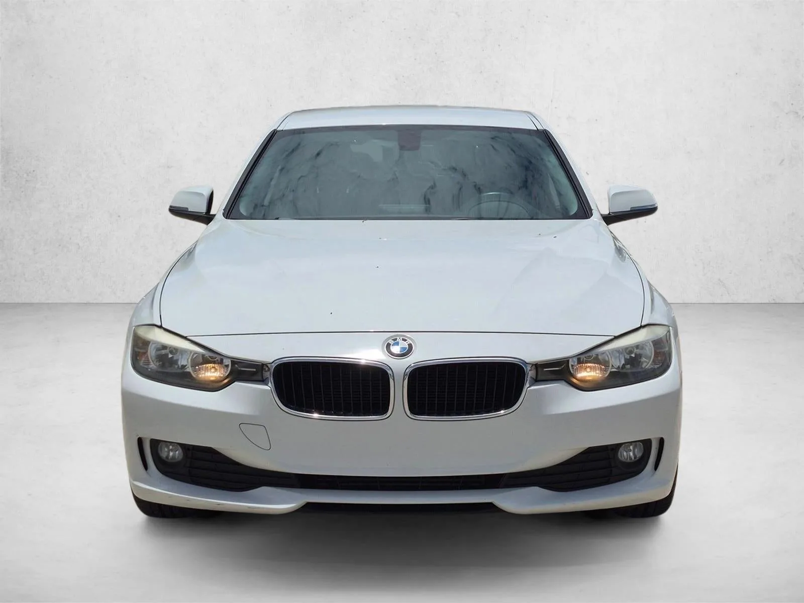 2017 BMW 320i Sedan photo 2