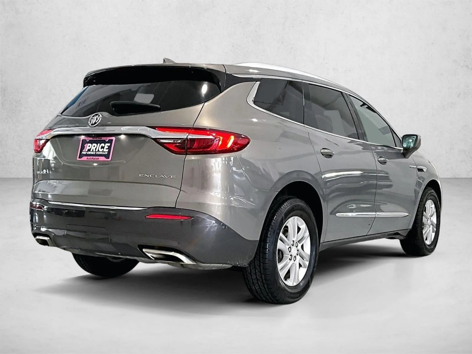 2018 Buick Enclave Essence photo 2