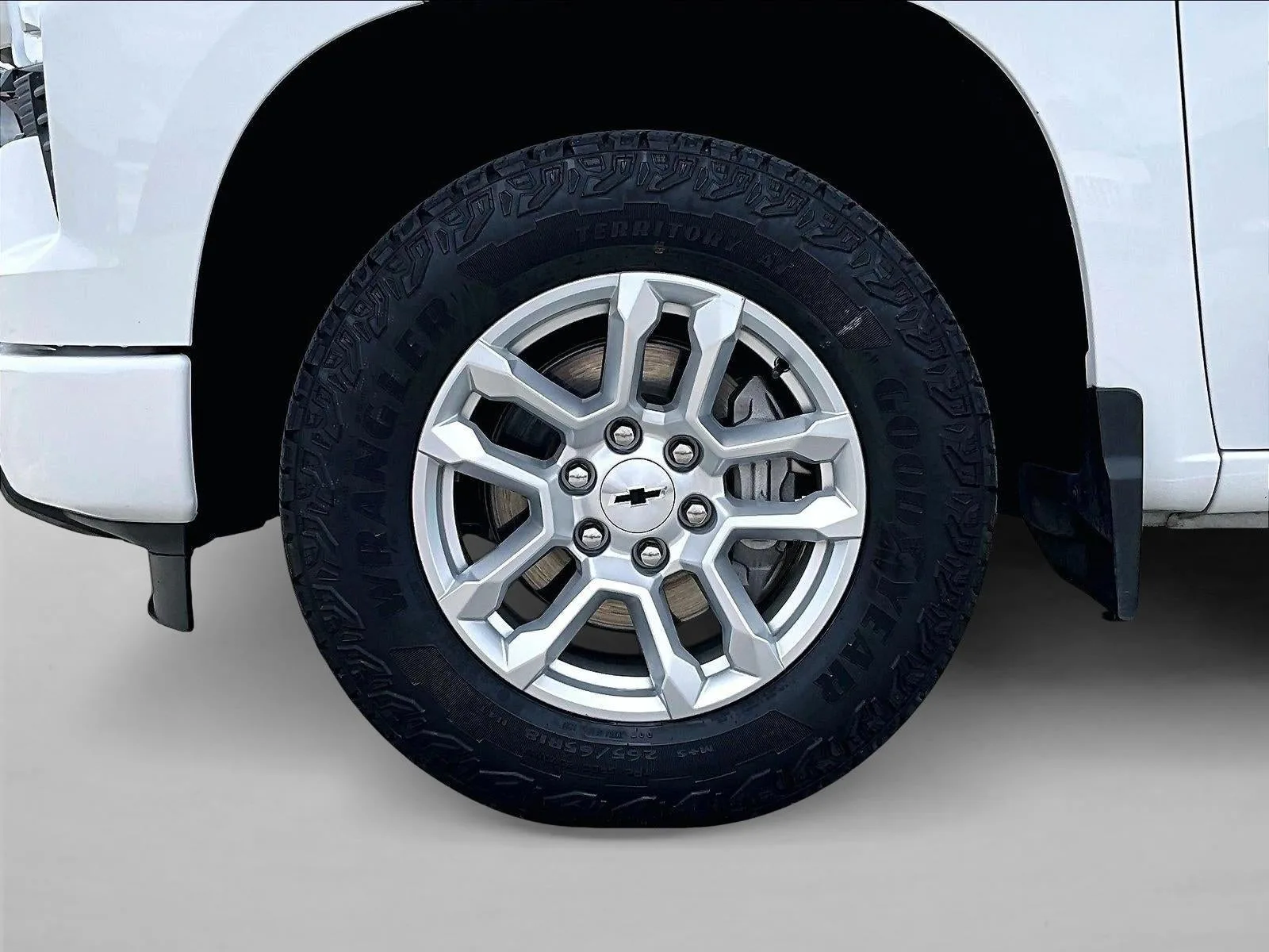 2024 Chevrolet Silverado 1500 RST photo 10