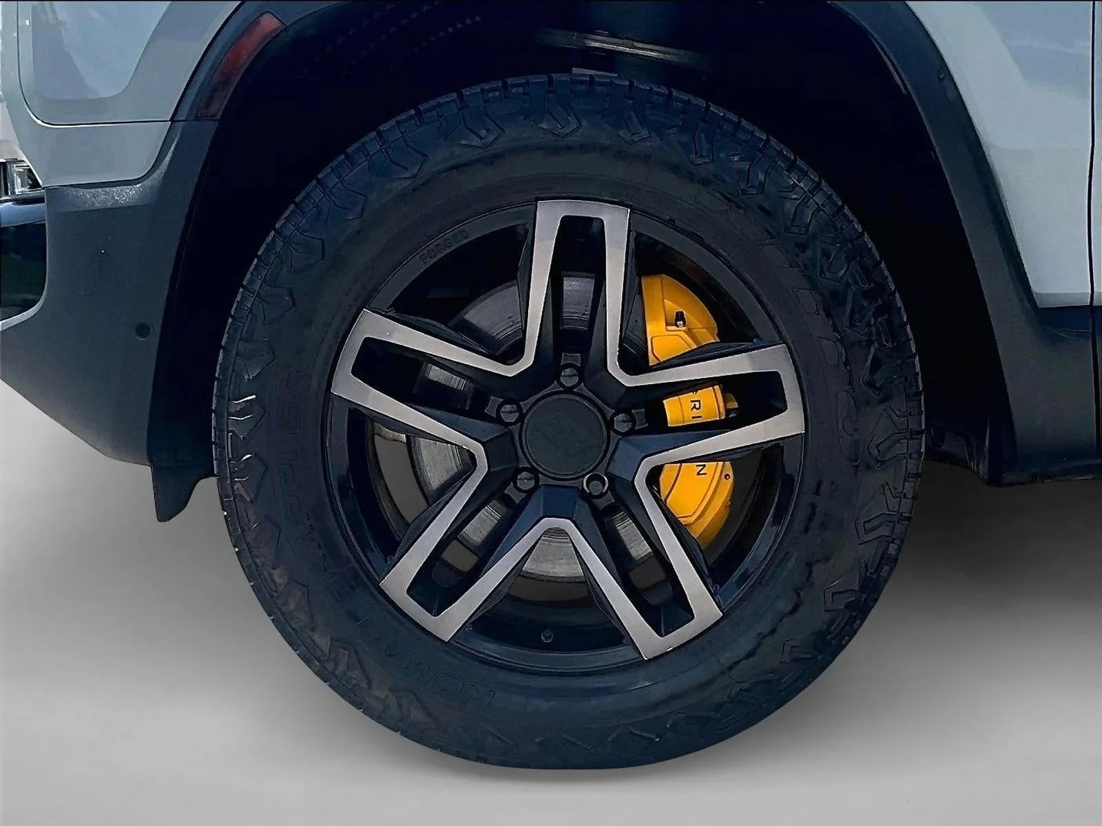 2022 RIVIAN R1T Adventure Package photo 10
