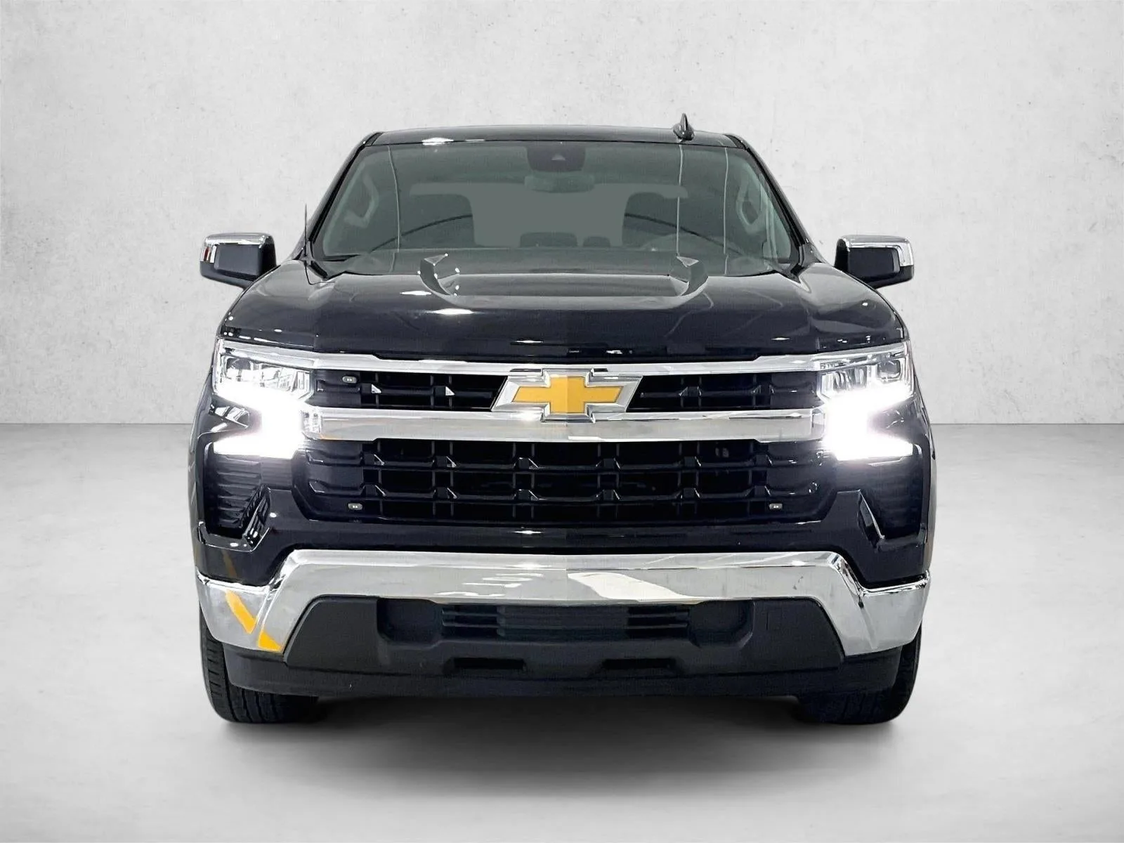 2023 Chevrolet Silverado 1500 LT photo 3