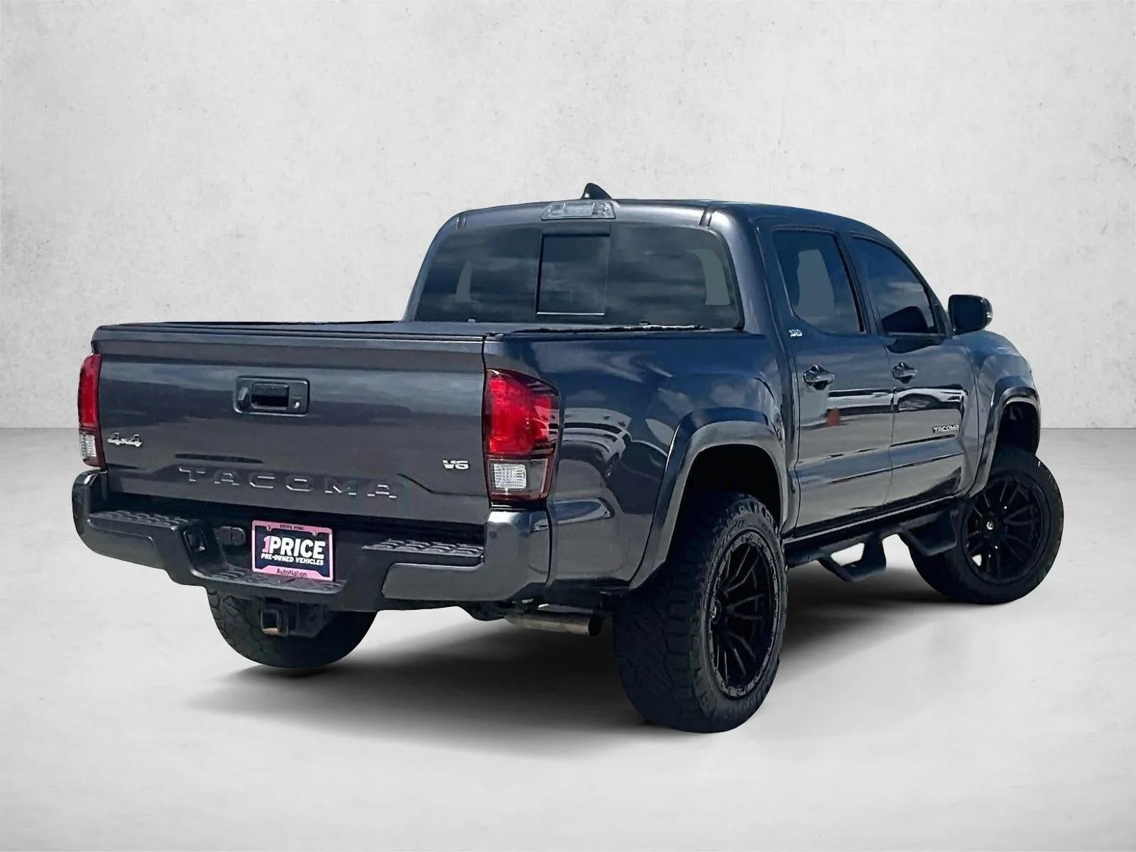 2023 Toyota Tacoma SR5 V6 photo 2