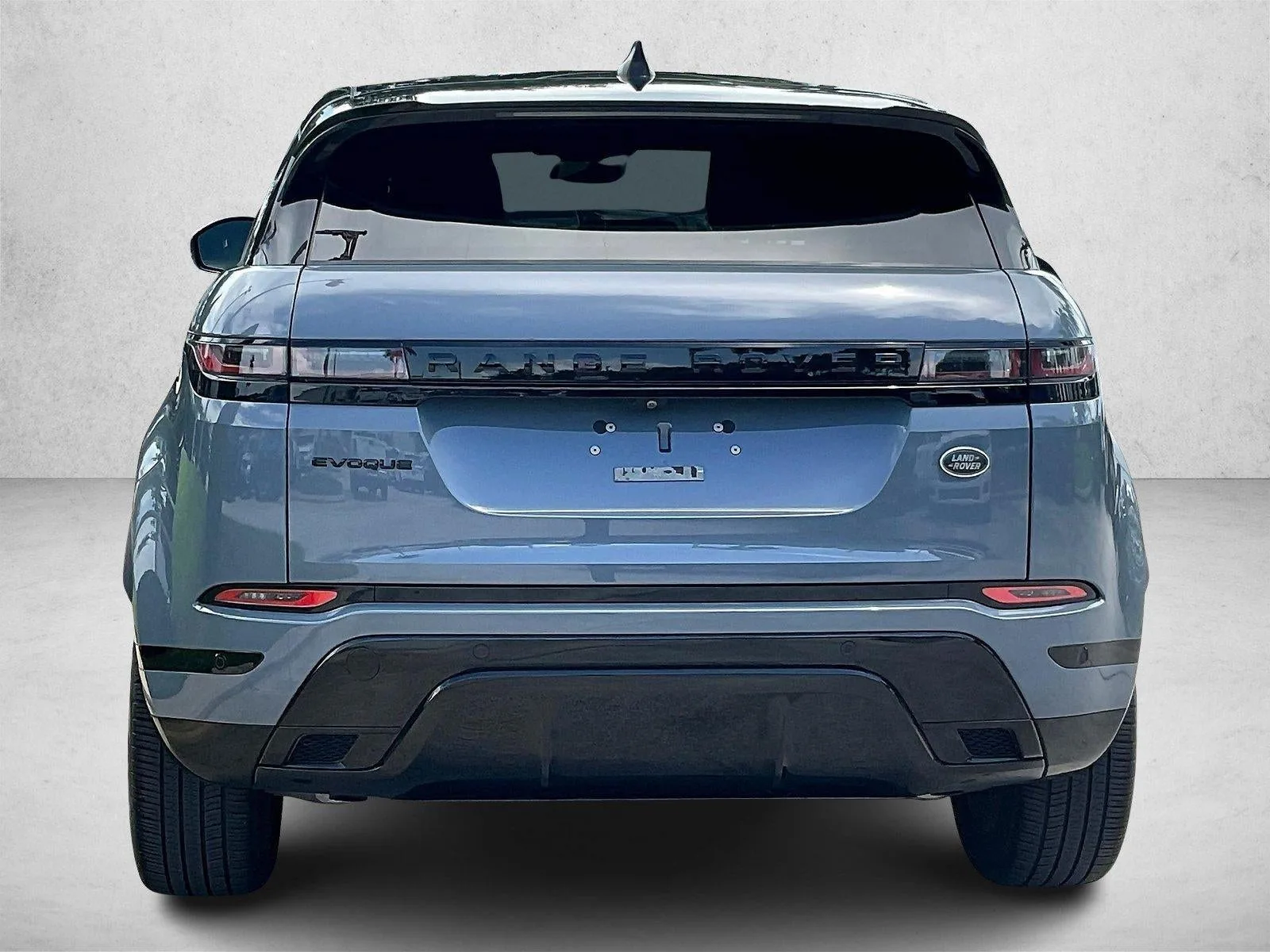 2023 Land Rover Range Rover Evoque R-Dynamic SE photo 4