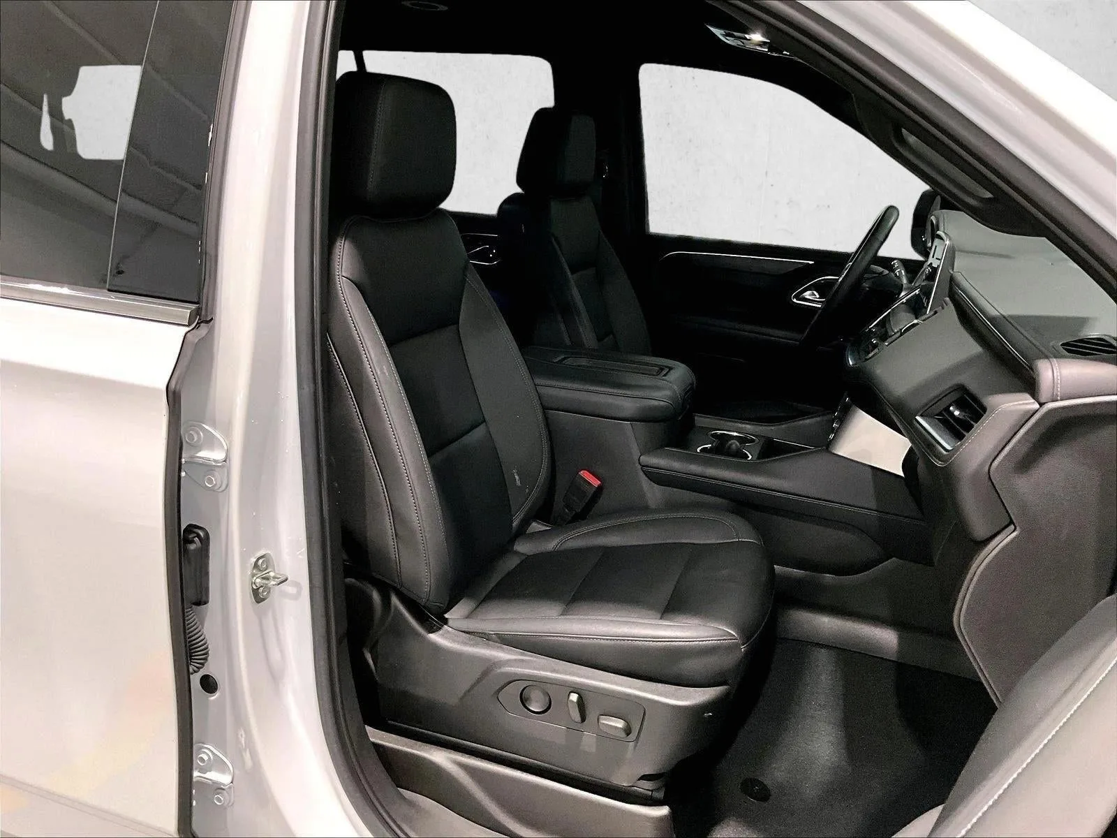 2023 Chevrolet Tahoe LT photo 9