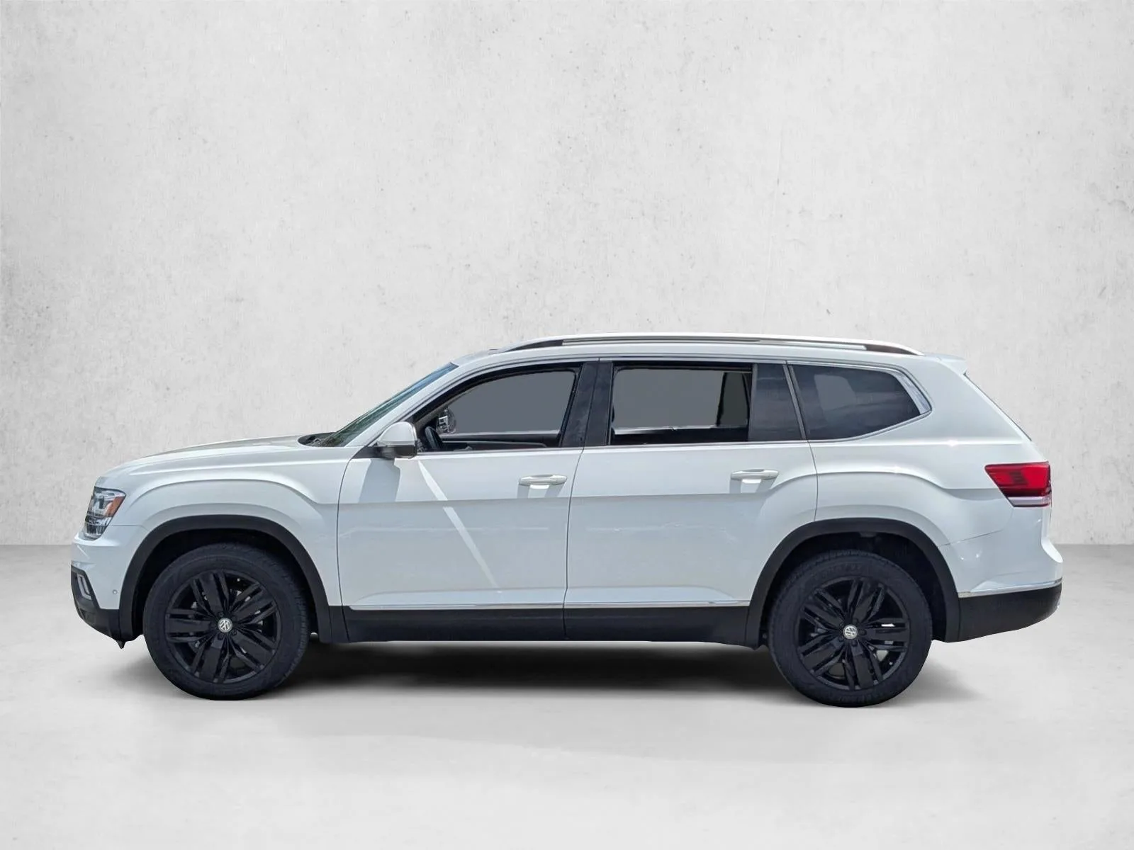 2018 Volkswagen Atlas 3.6L V6 SEL Premium 4MOTION photo 9