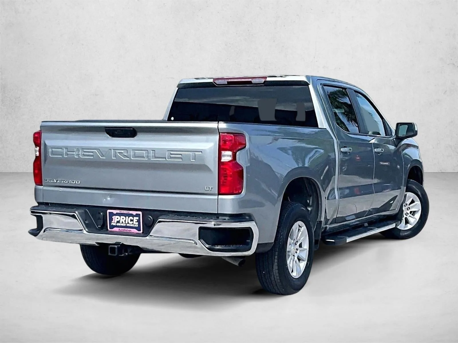 2025 Chevrolet Silverado 1500 LT photo 2