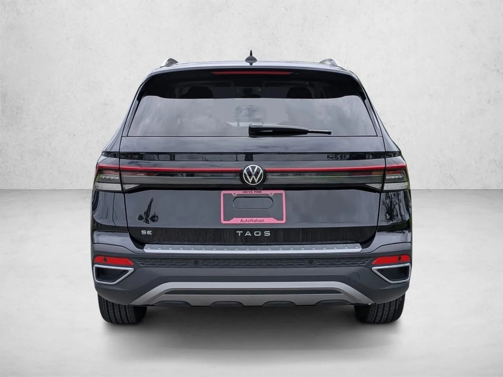 2025 Volkswagen Taos SE FWD photo 6