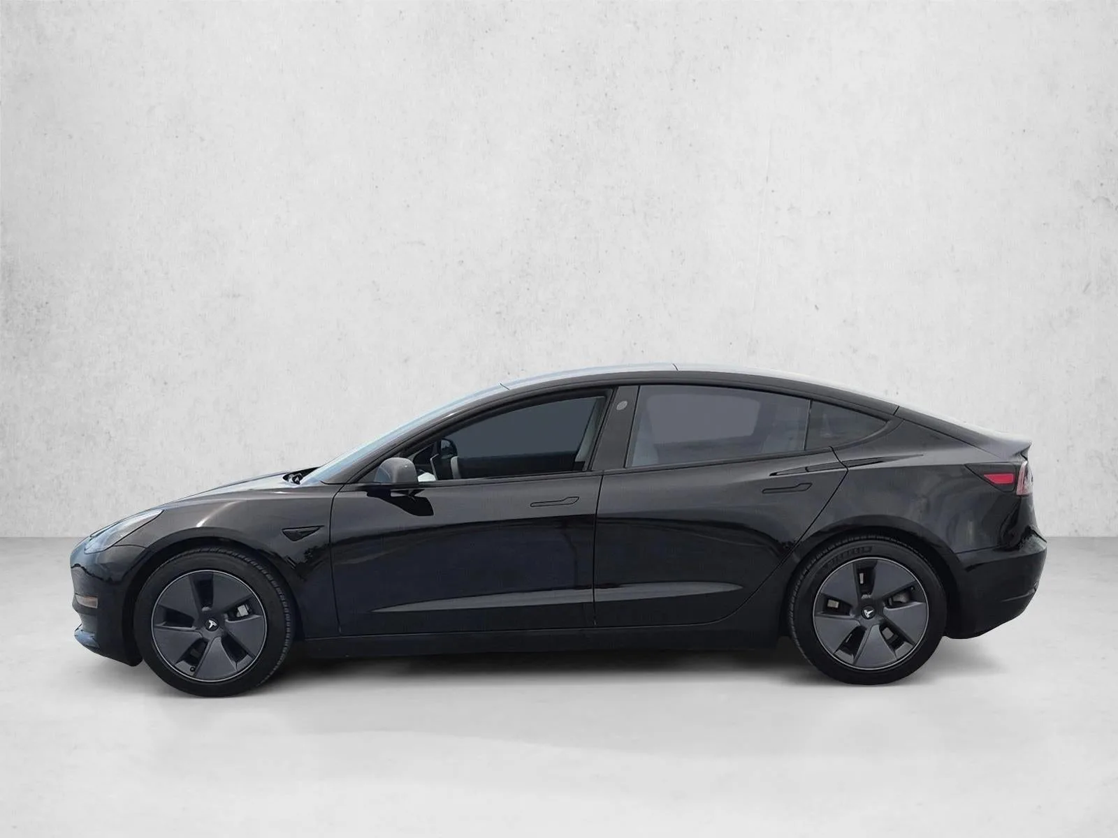 2021 Tesla Model 3 Standard Range Plus photo 9