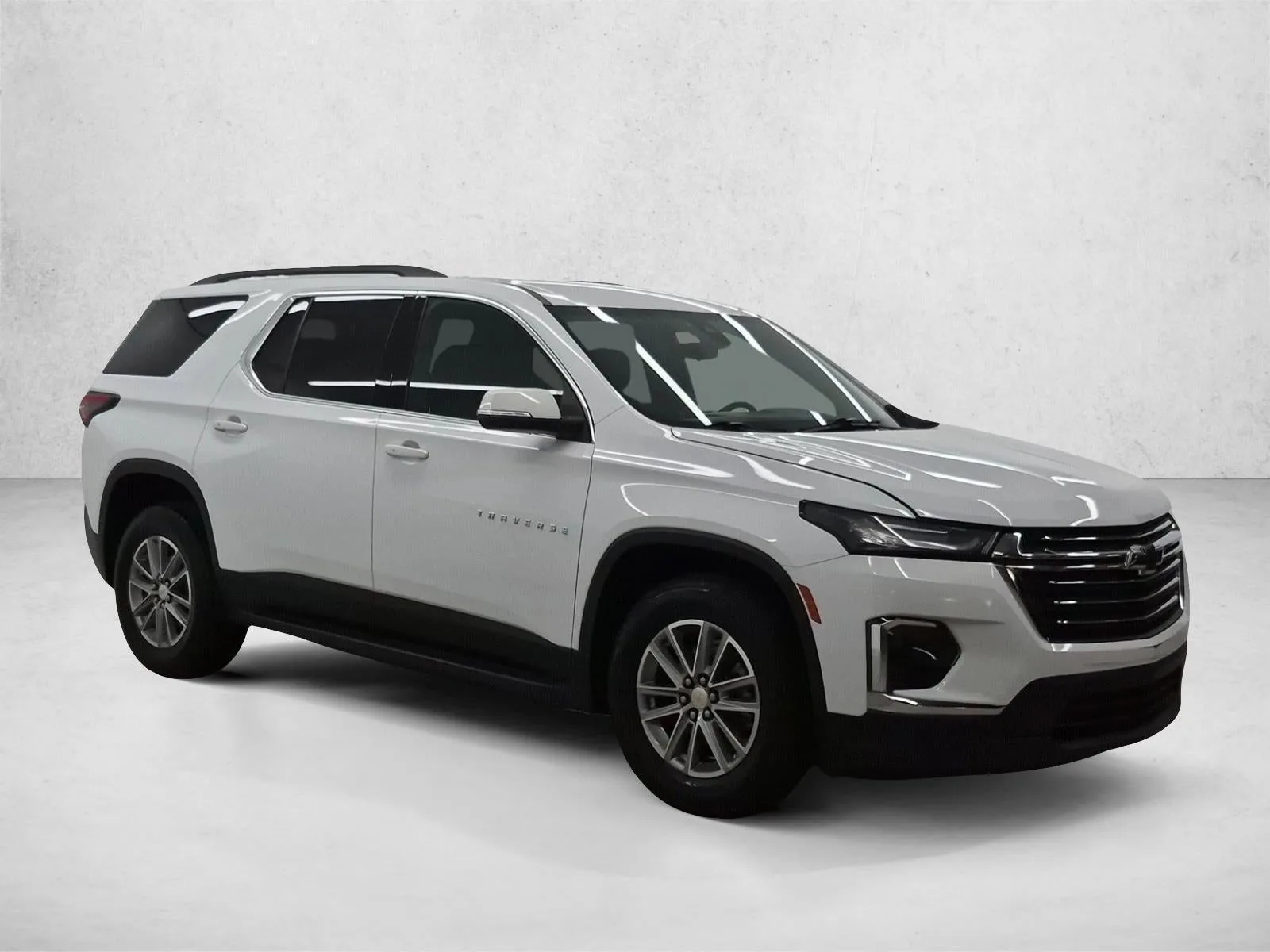 2023 Chevrolet Traverse LT Cloth photo 2