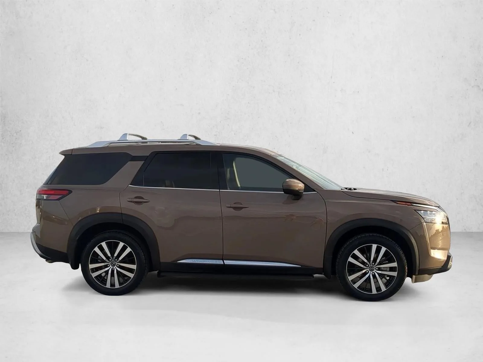 2023 Nissan Pathfinder Platinum 4WD photo 4