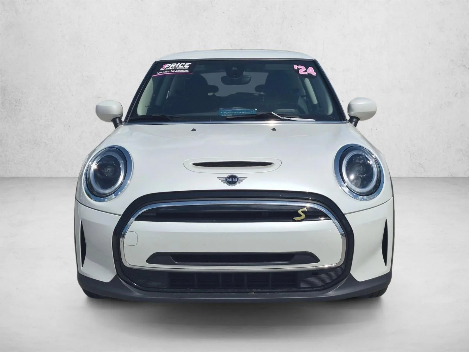 2024 MINI Electric Hardtop 2 Door Cooper SE photo 2