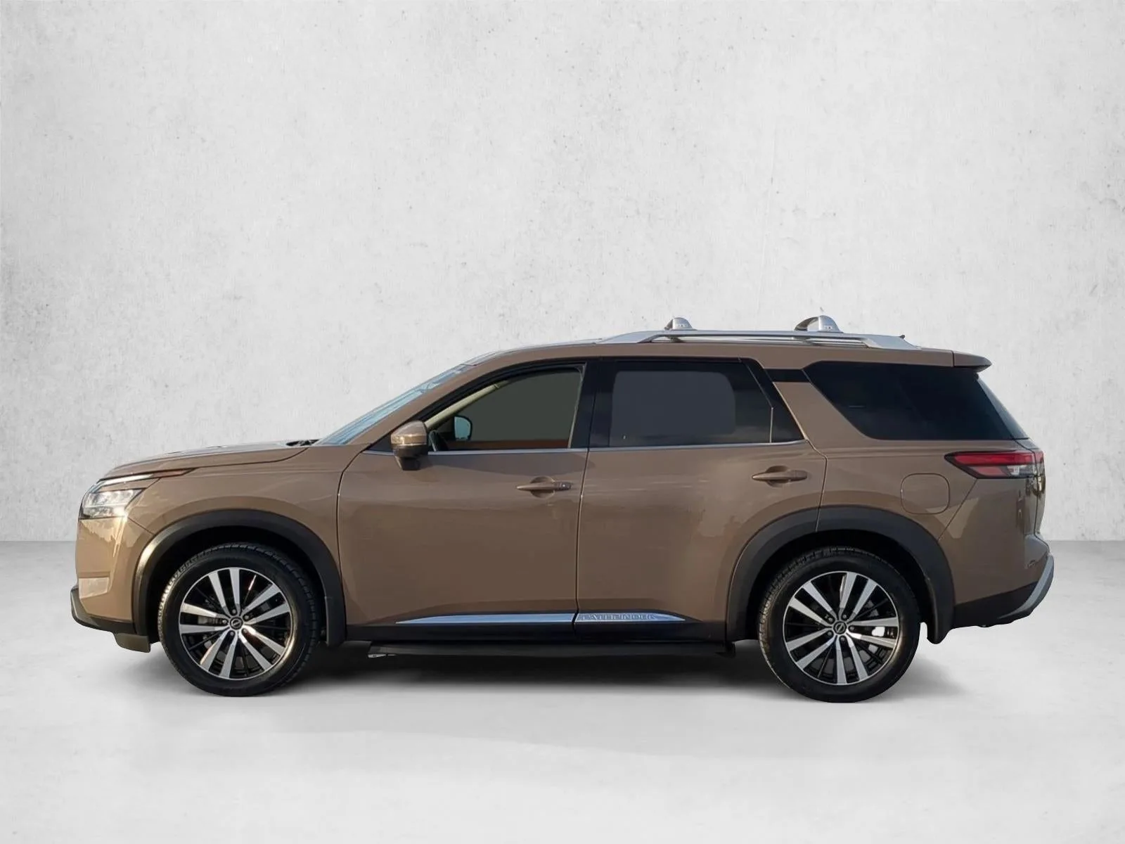 2023 Nissan Pathfinder Platinum 4WD photo 9