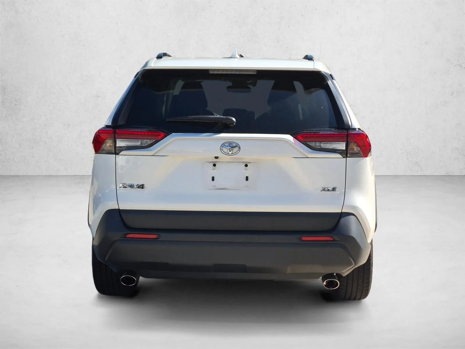 2019 Toyota RAV4 XLE Premium FWD (Natl) photo 6