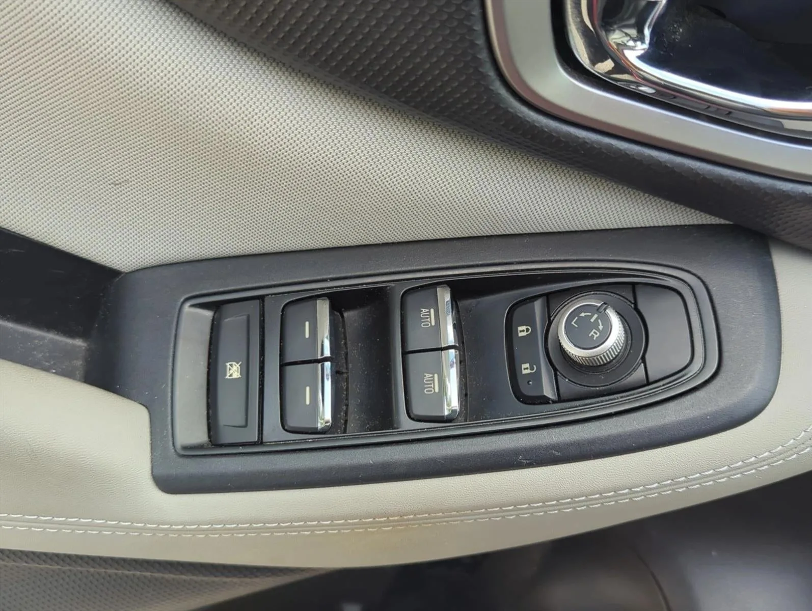 2019 Subaru Forester 2.5i Premium photo 8