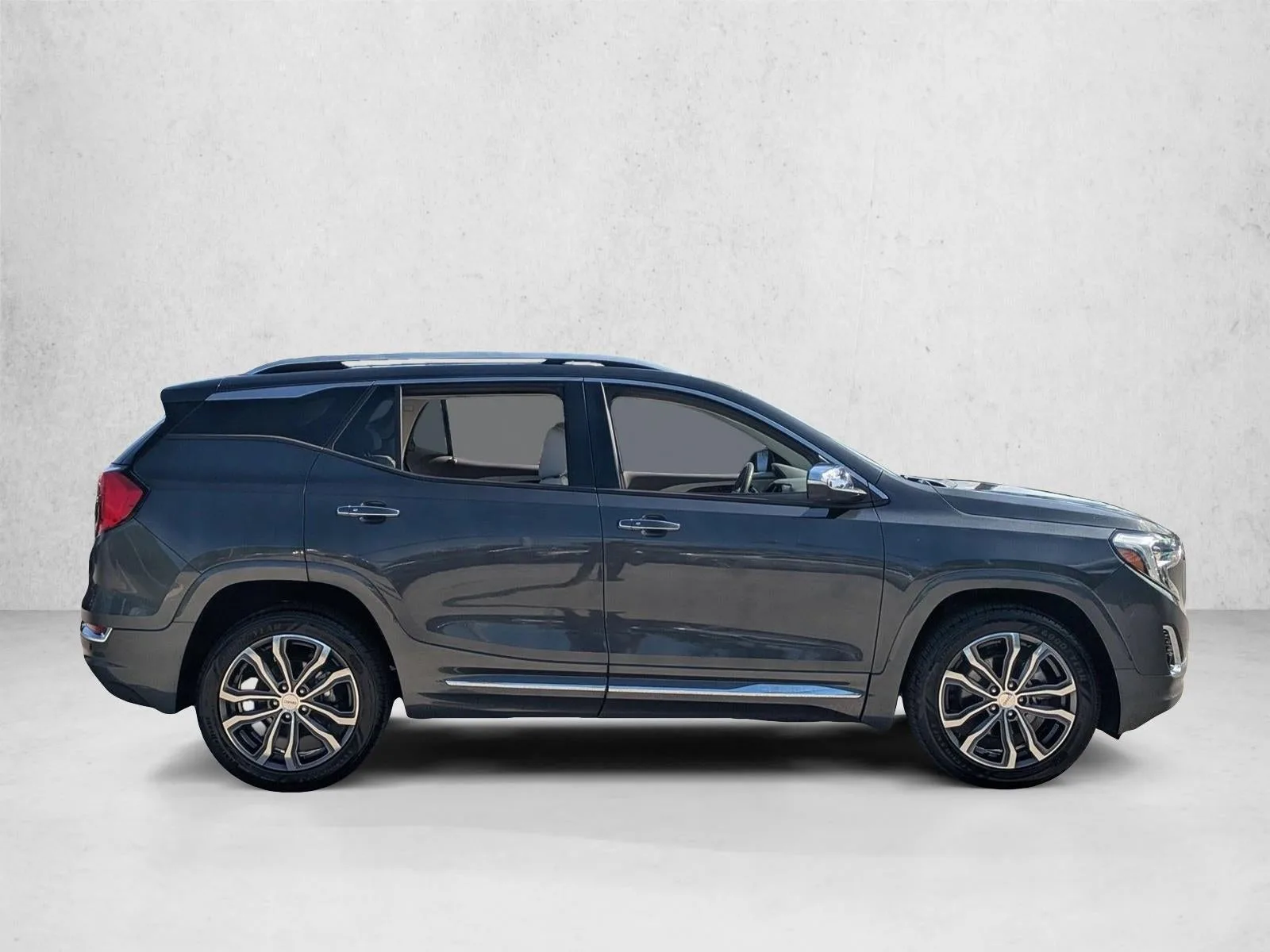 2019 GMC Terrain FWD Denali photo 4