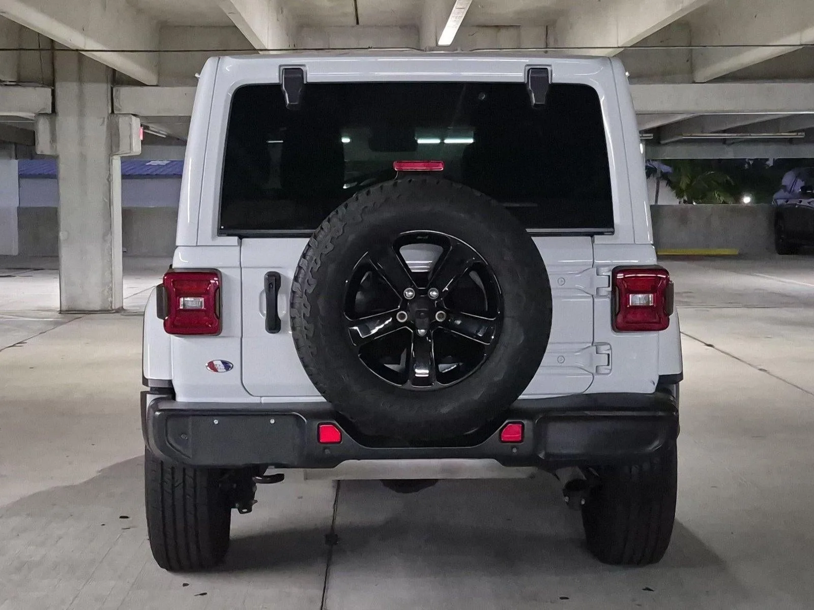 2022 Jeep Wrangler Unlimited Sahara Altitude 4x4 photo 6