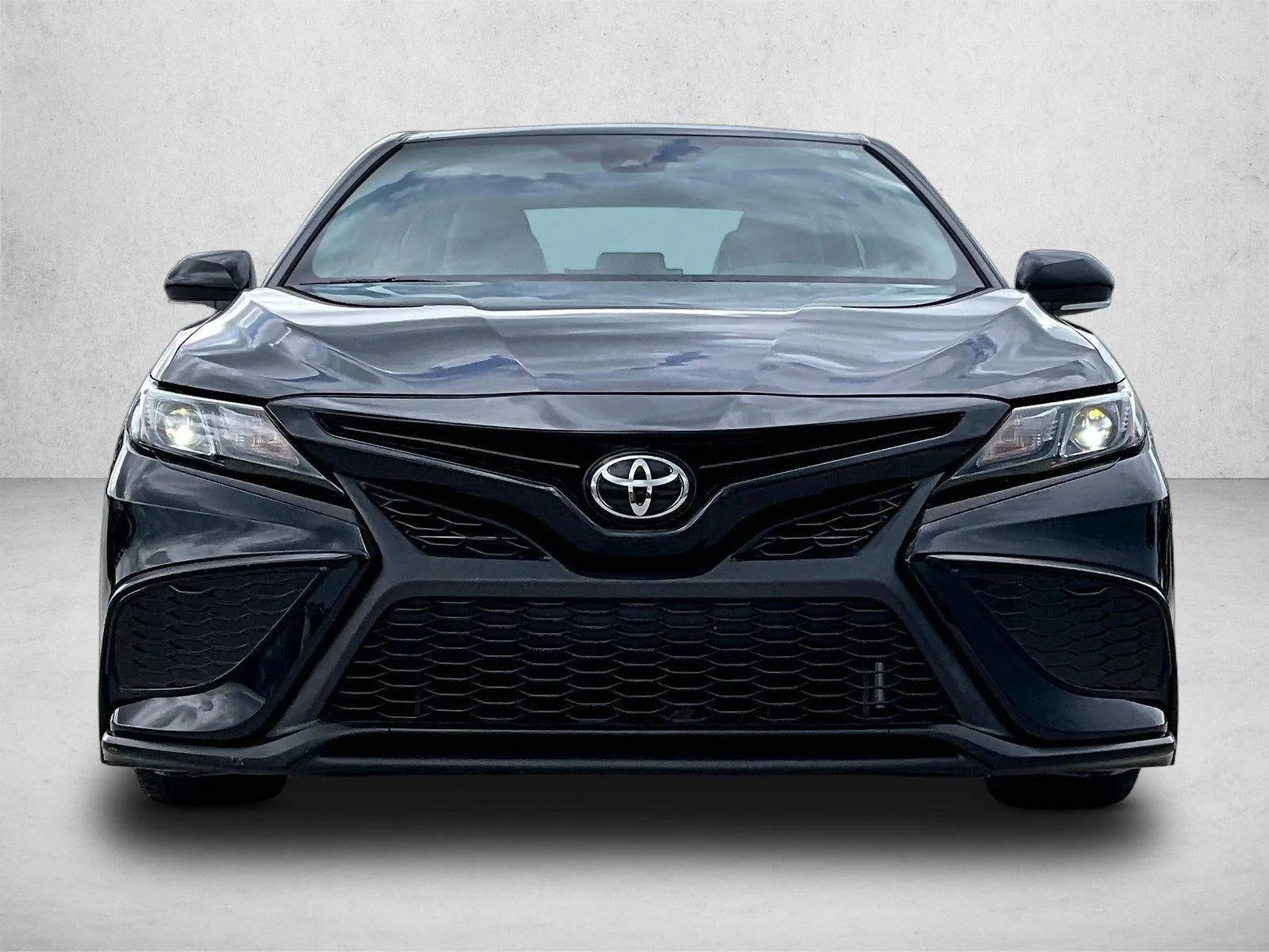 2024 Toyota Camry SE Auto (SE) photo 3