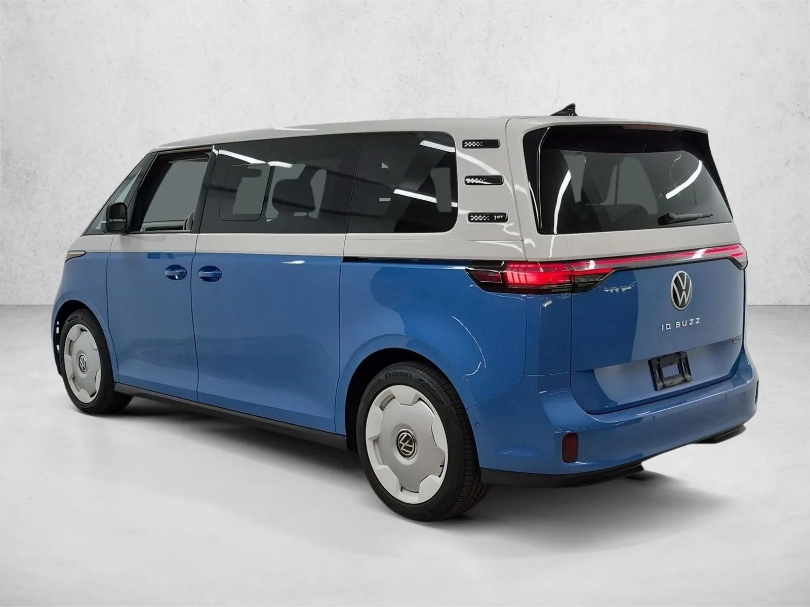 2025 Volkswagen ID. Buzz 1st Edition with 4MOTION photo 8