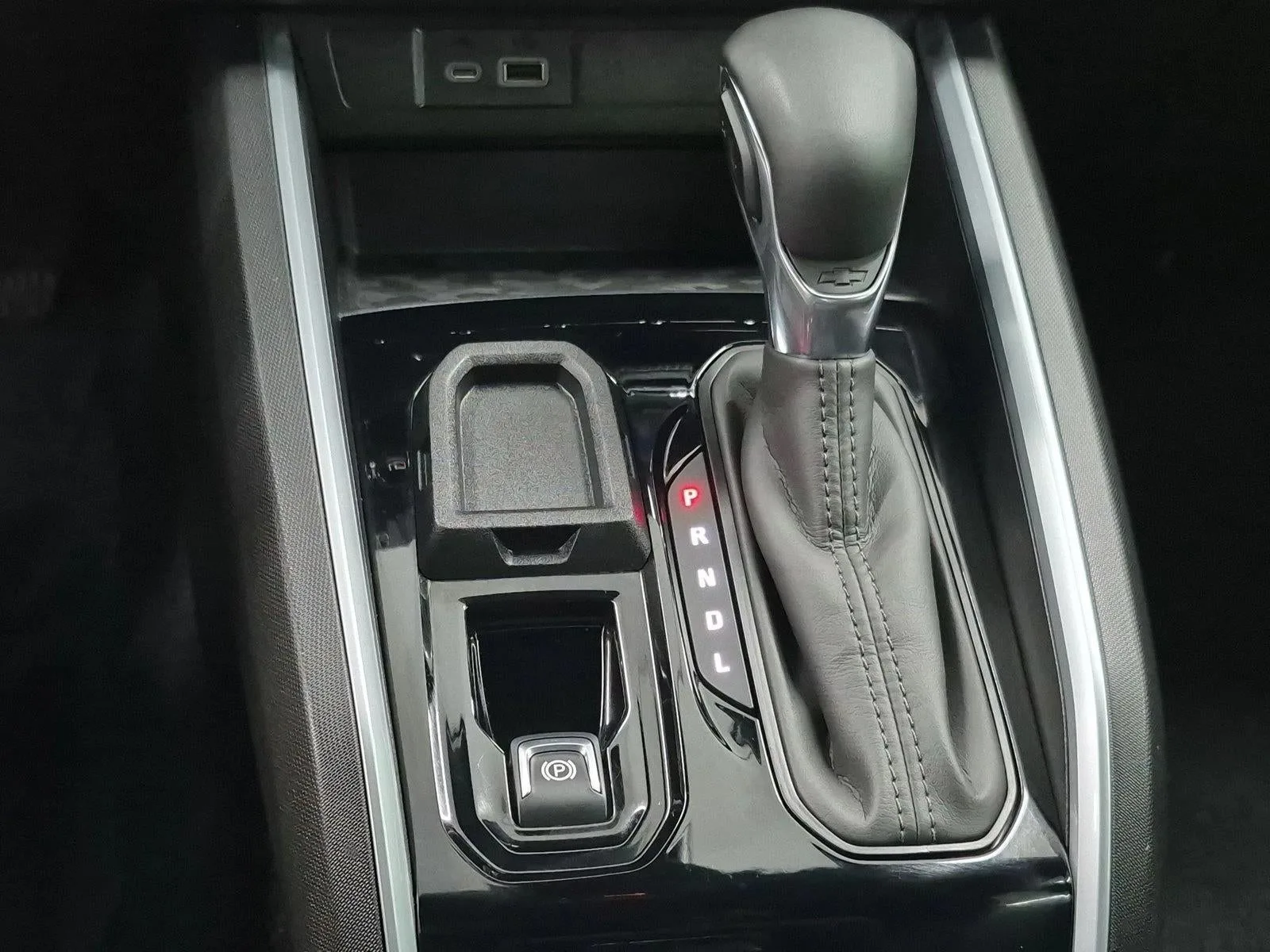 2024 Chevrolet Colorado LT photo 12