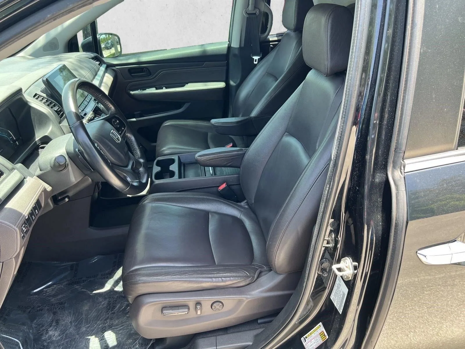 2020 Honda Odyssey Touring Auto photo 12