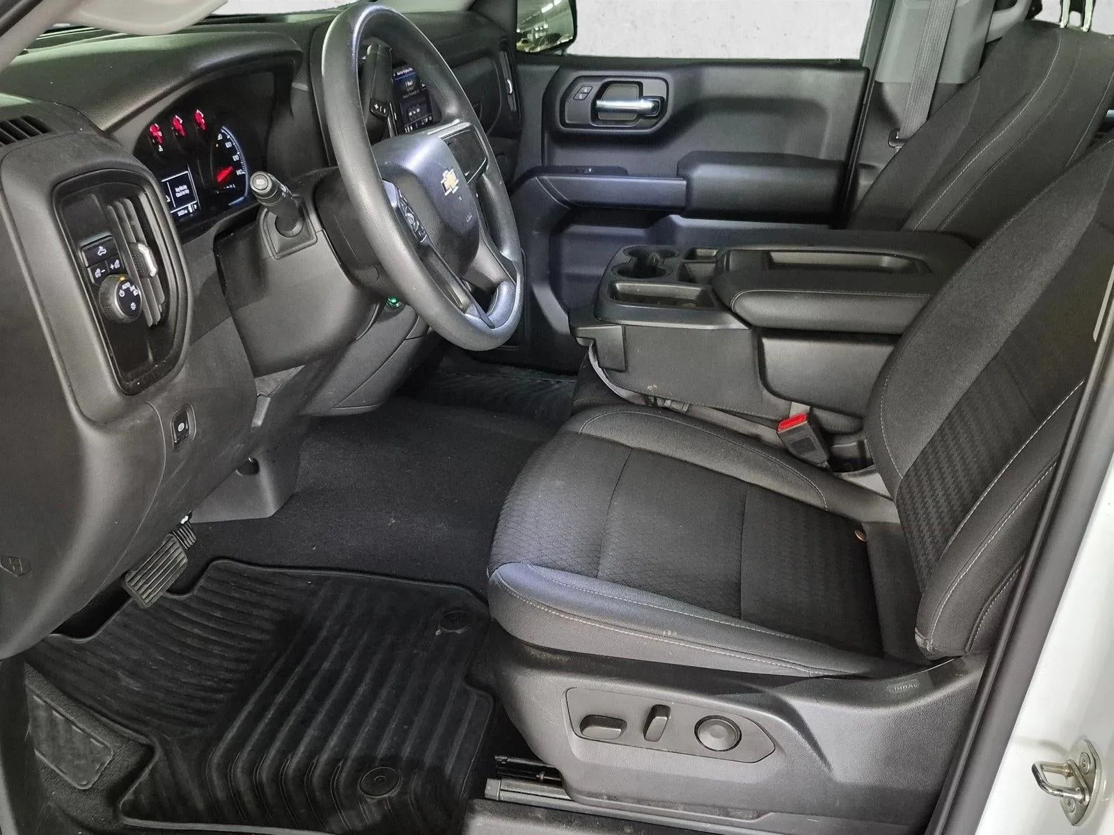 2023 Chevrolet Silverado 1500 Custom photo 11