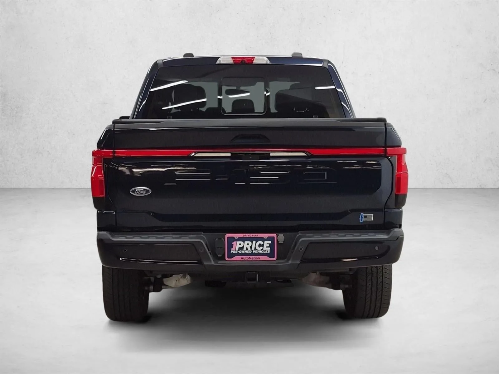 2023 Ford F-150 Lightning LARIAT photo 7