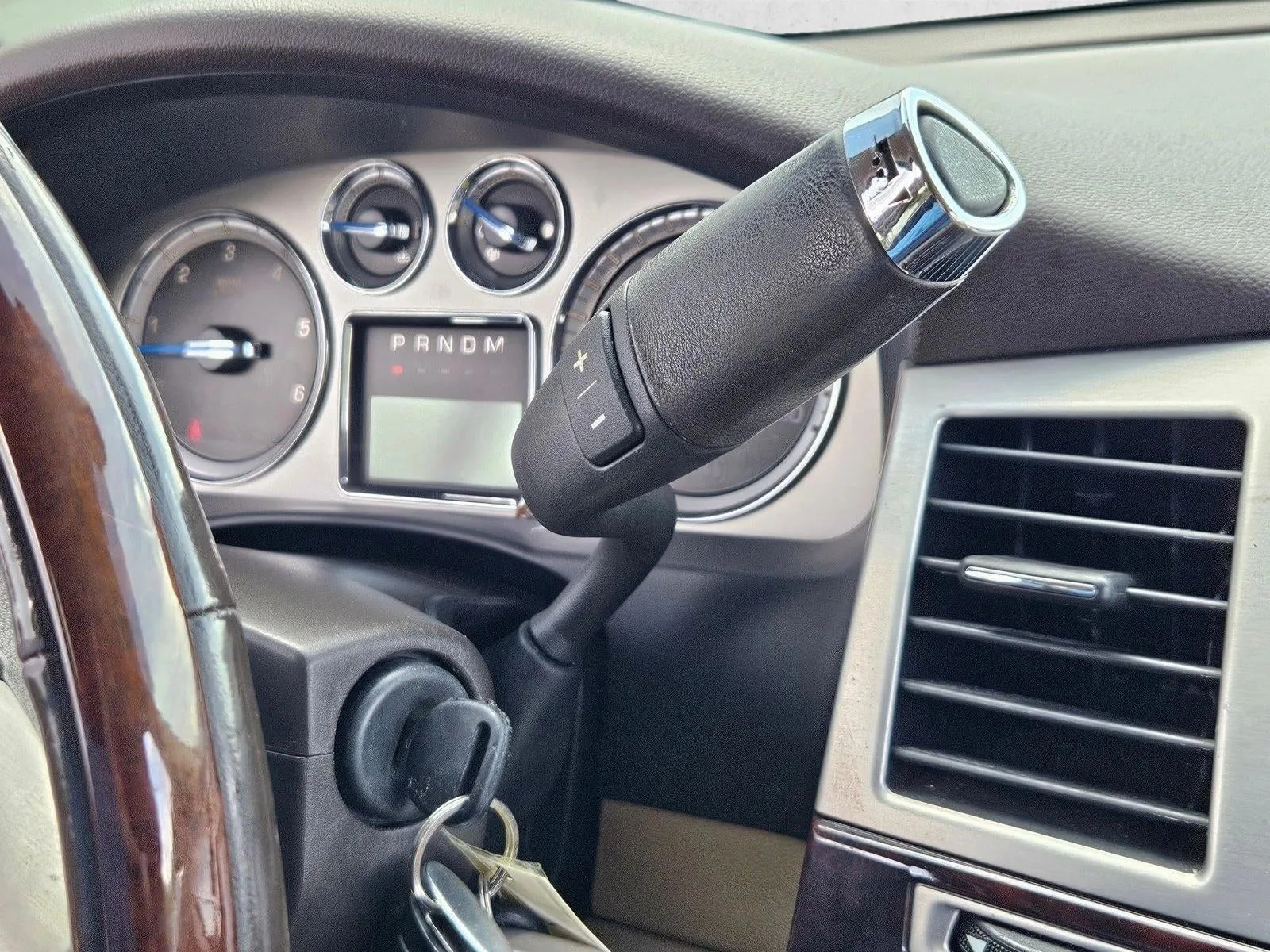 2011 Cadillac Escalade RWD Luxury photo 12