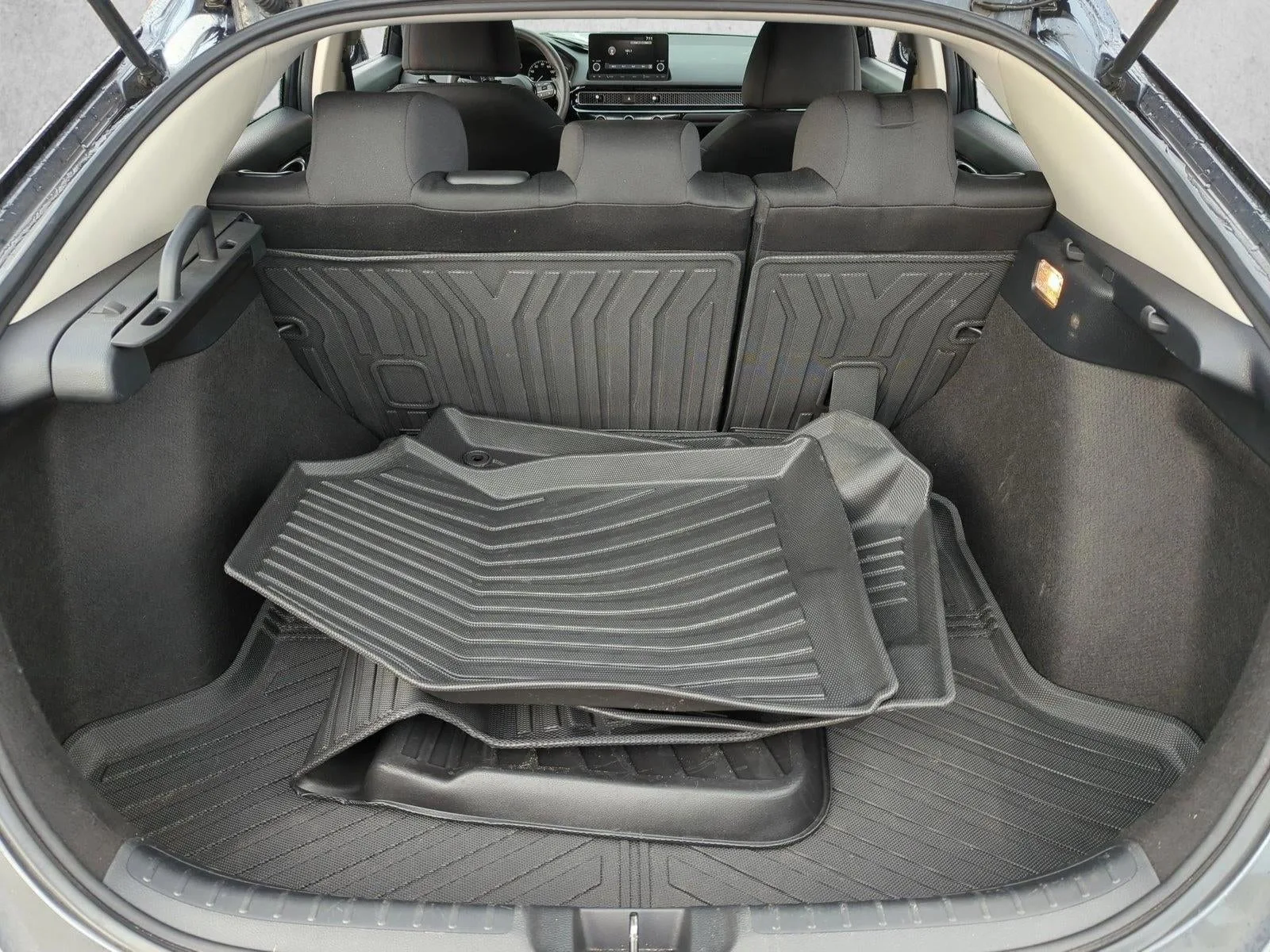 2024 Honda Civic Hatchback LX CVT photo 6