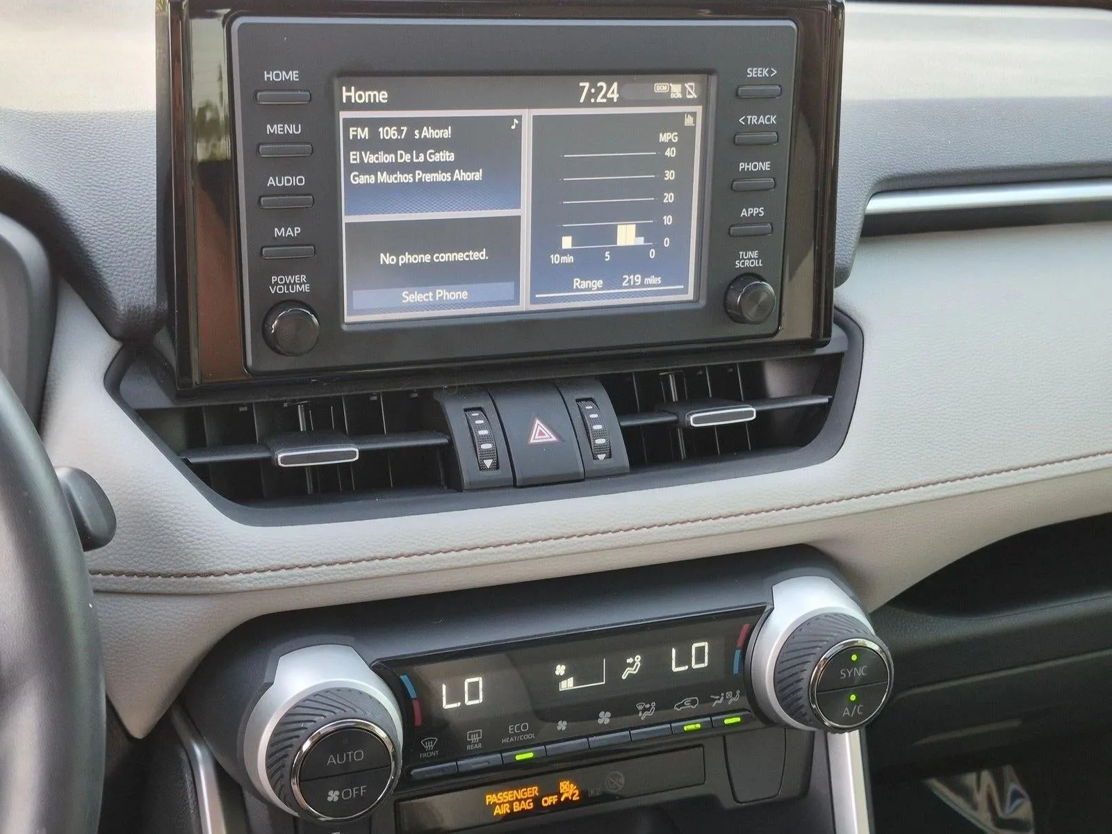 2019 Toyota RAV4 XLE Premium FWD (Natl) photo 12