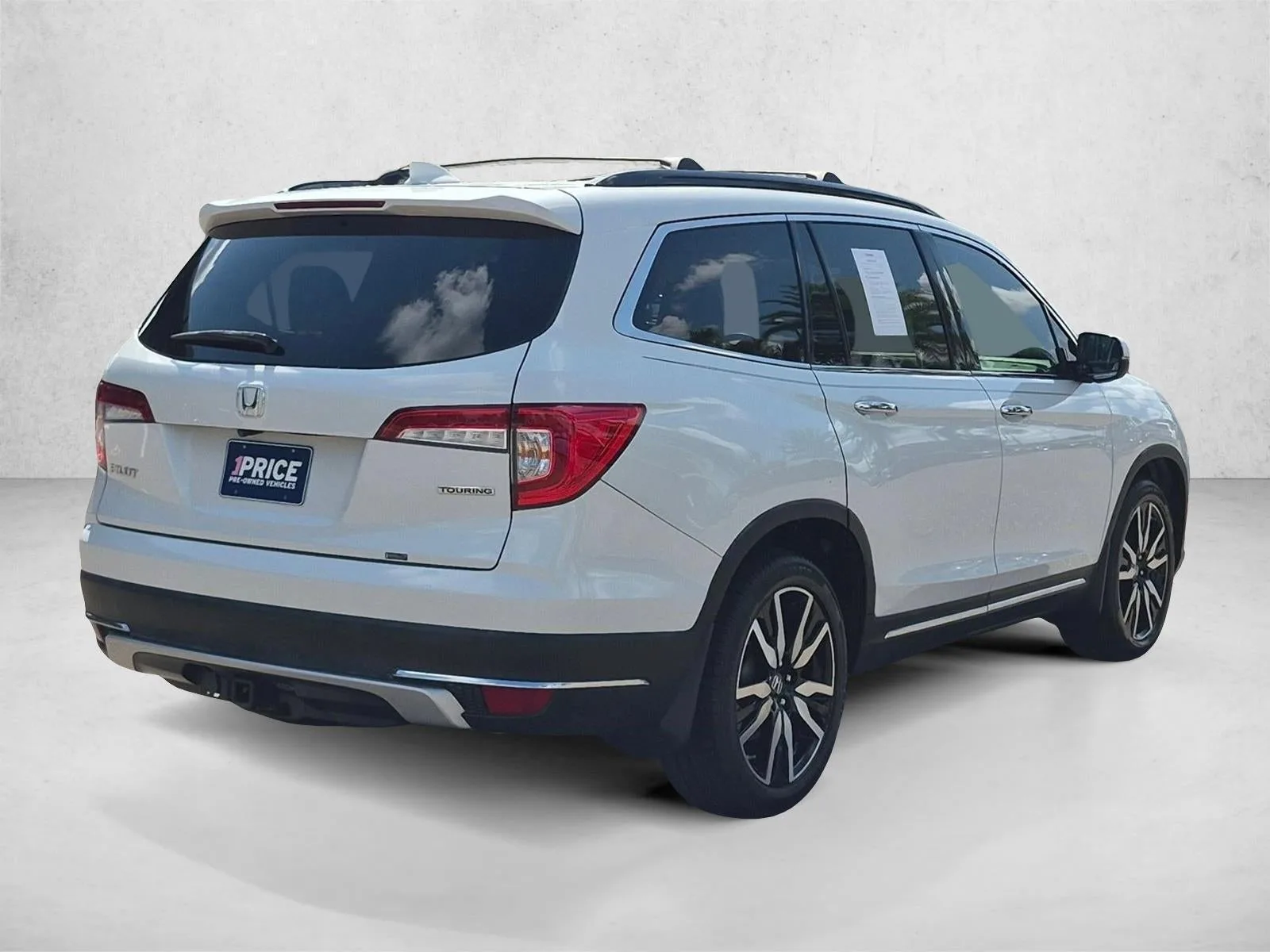 2022 Honda Pilot Touring 7-Passenger 2WD photo 5