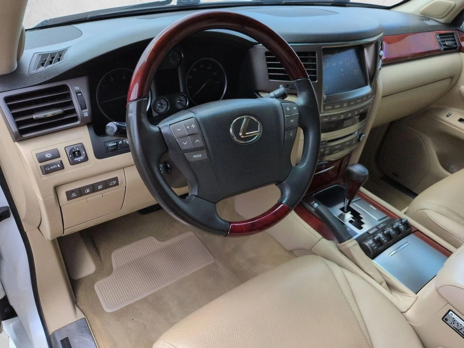2009 Lexus LX 570 4WD 4dr photo 10
