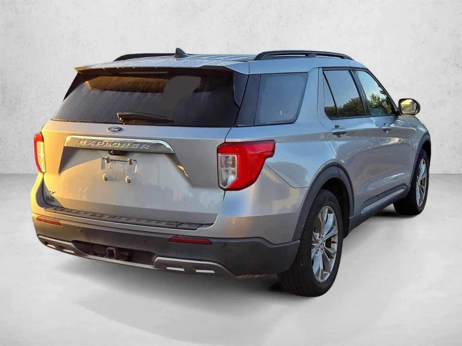 2023 Ford Explorer XLT RWD photo 5