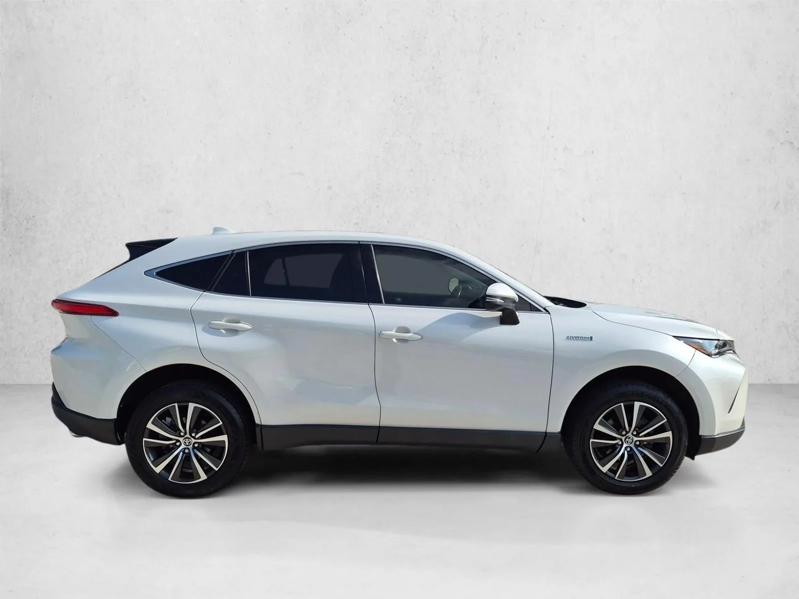 2021 Toyota Venza LE AWD (GS) photo 4