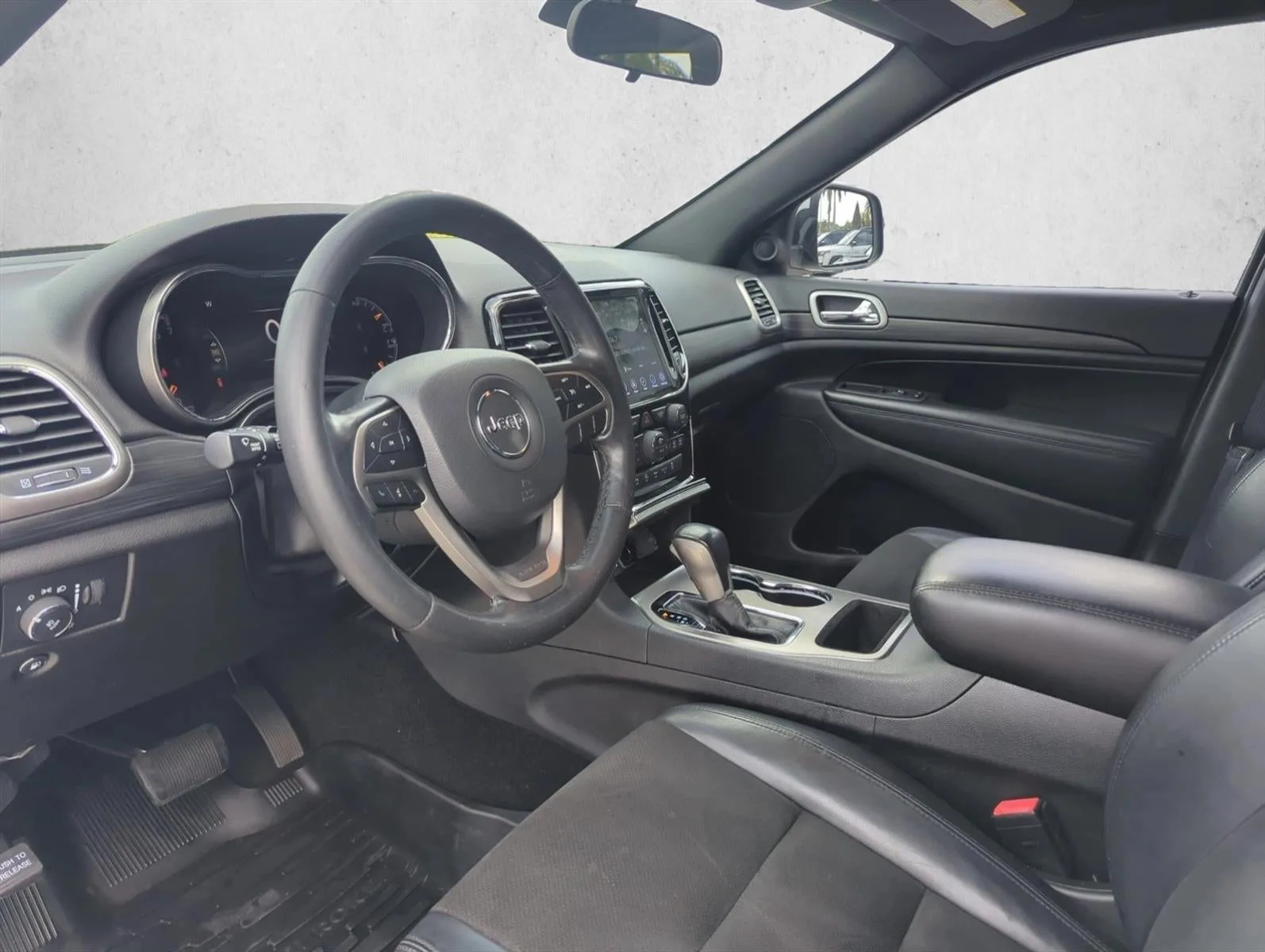 2021 Jeep Grand Cherokee Laredo X 4x4 photo 8