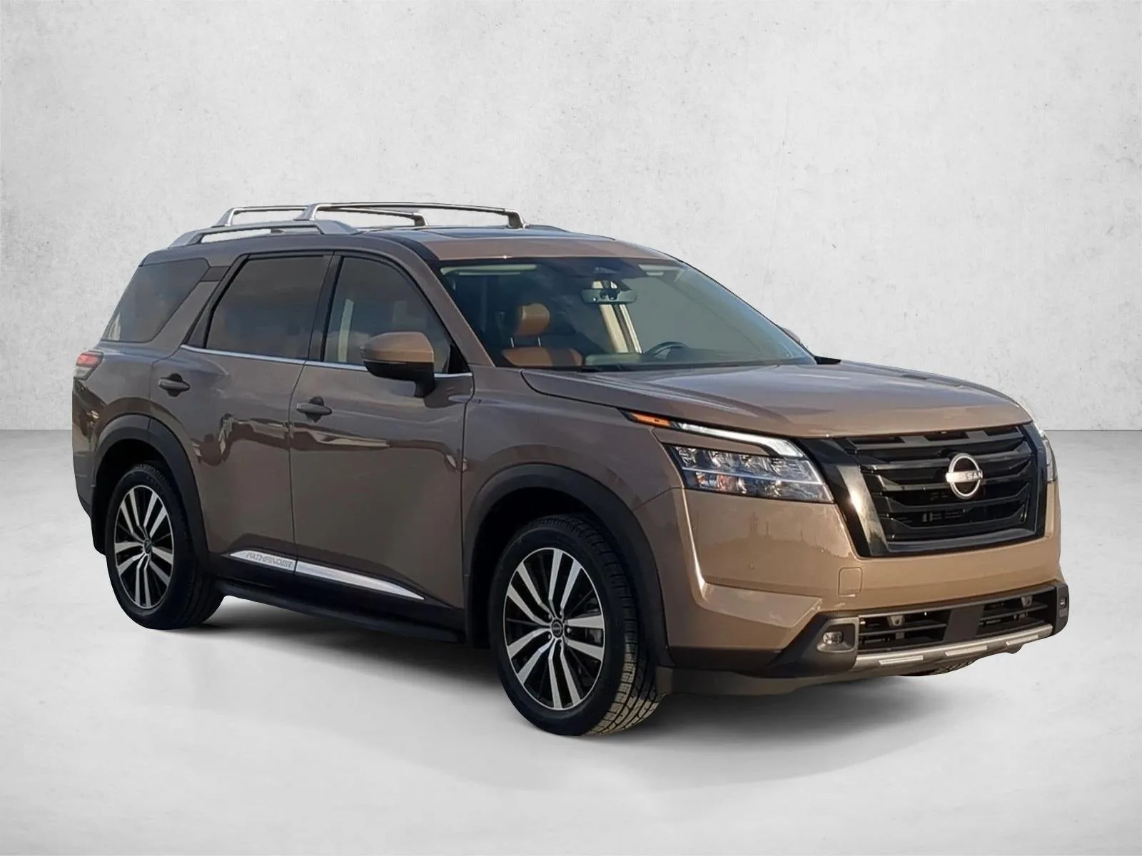 2023 Nissan Pathfinder Platinum 4WD photo 3