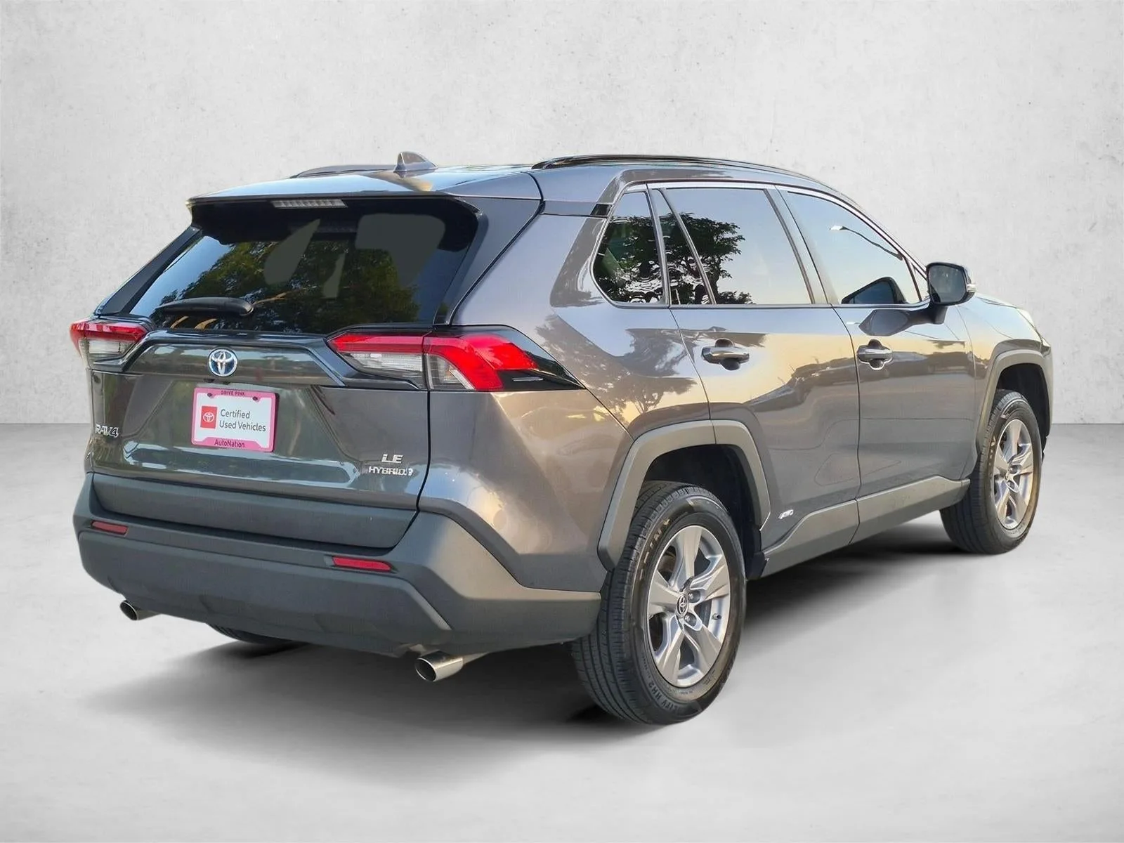 2022 Toyota RAV4 Hybrid LE AWD (Natl) photo 5