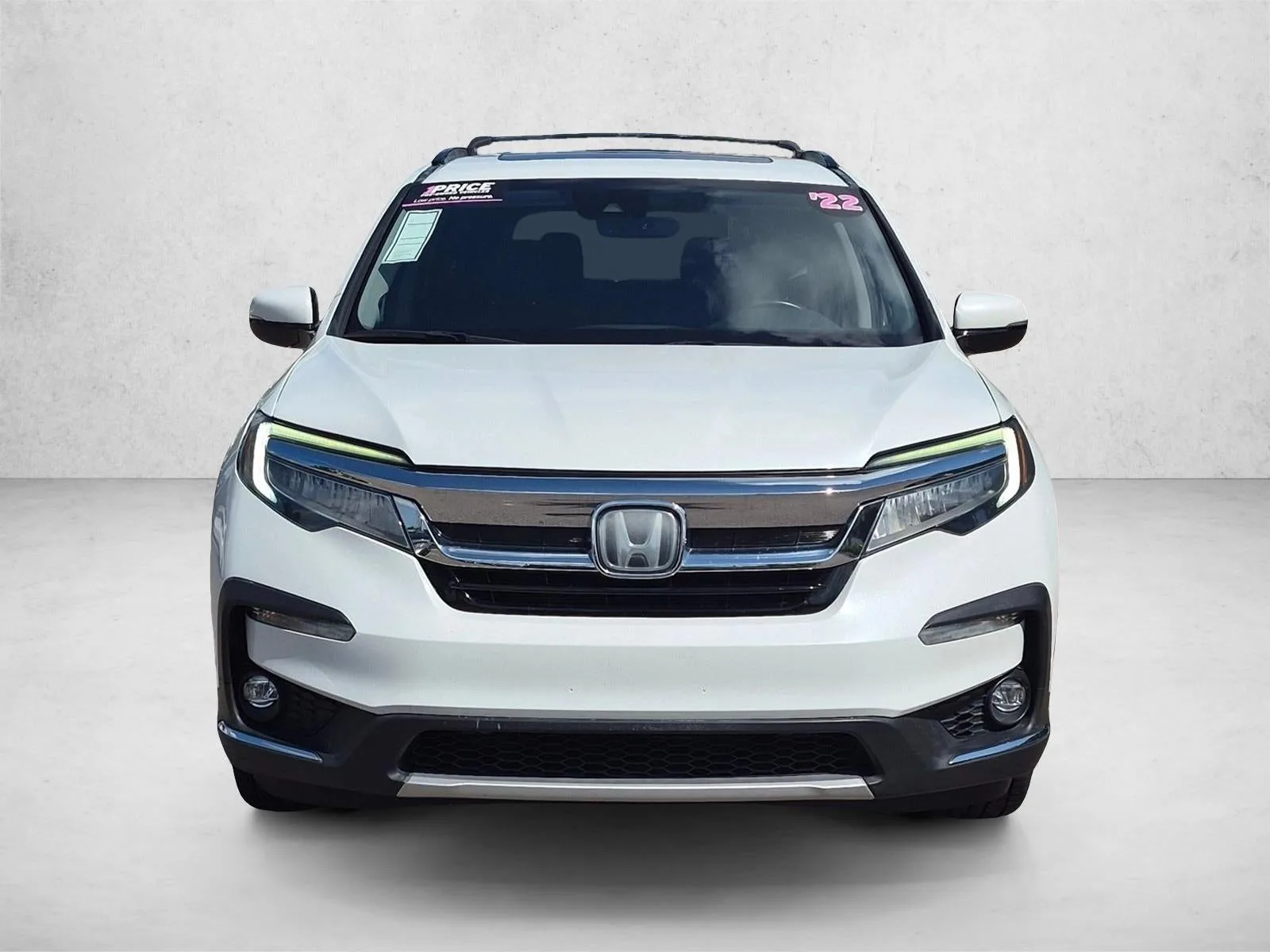 2022 Honda Pilot Touring 7-Passenger 2WD photo 2