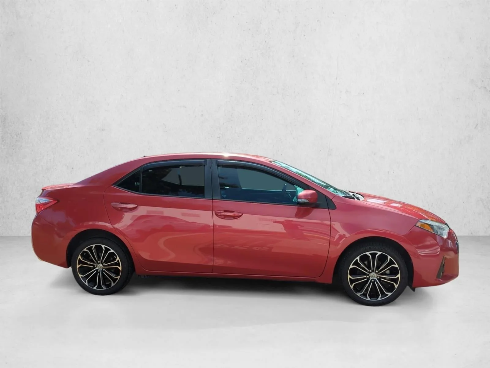 2016 Toyota Corolla 4dr Sdn CVT Auto S Plus (Natl) photo 4