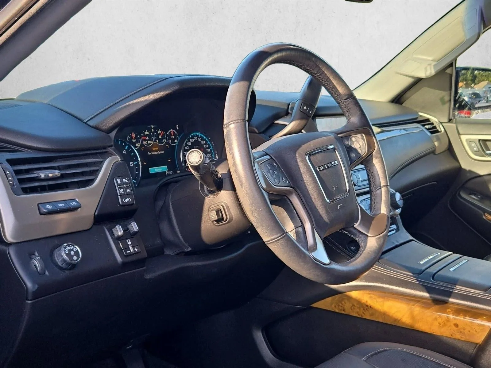 2017 GMC Yukon 2WD 4dr Denali photo 9
