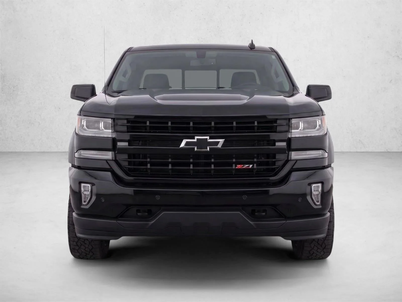 2018 Chevrolet Silverado 1500 Crew Cab Short Box 4-Wheel Drive LTZ Z71 photo 2