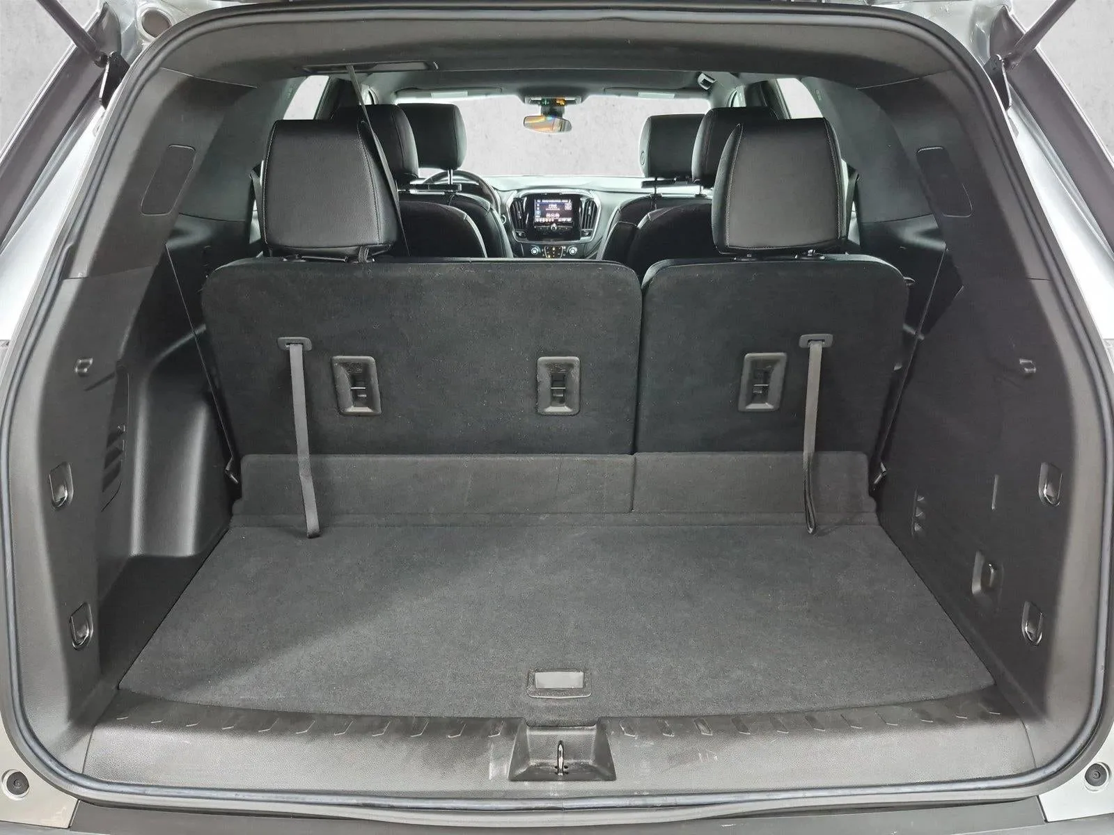 2023 Chevrolet Traverse LT Cloth photo 6